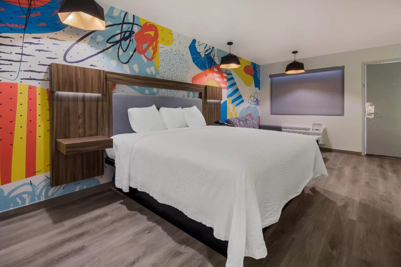 Bed in Signature Inn Houston Galleria