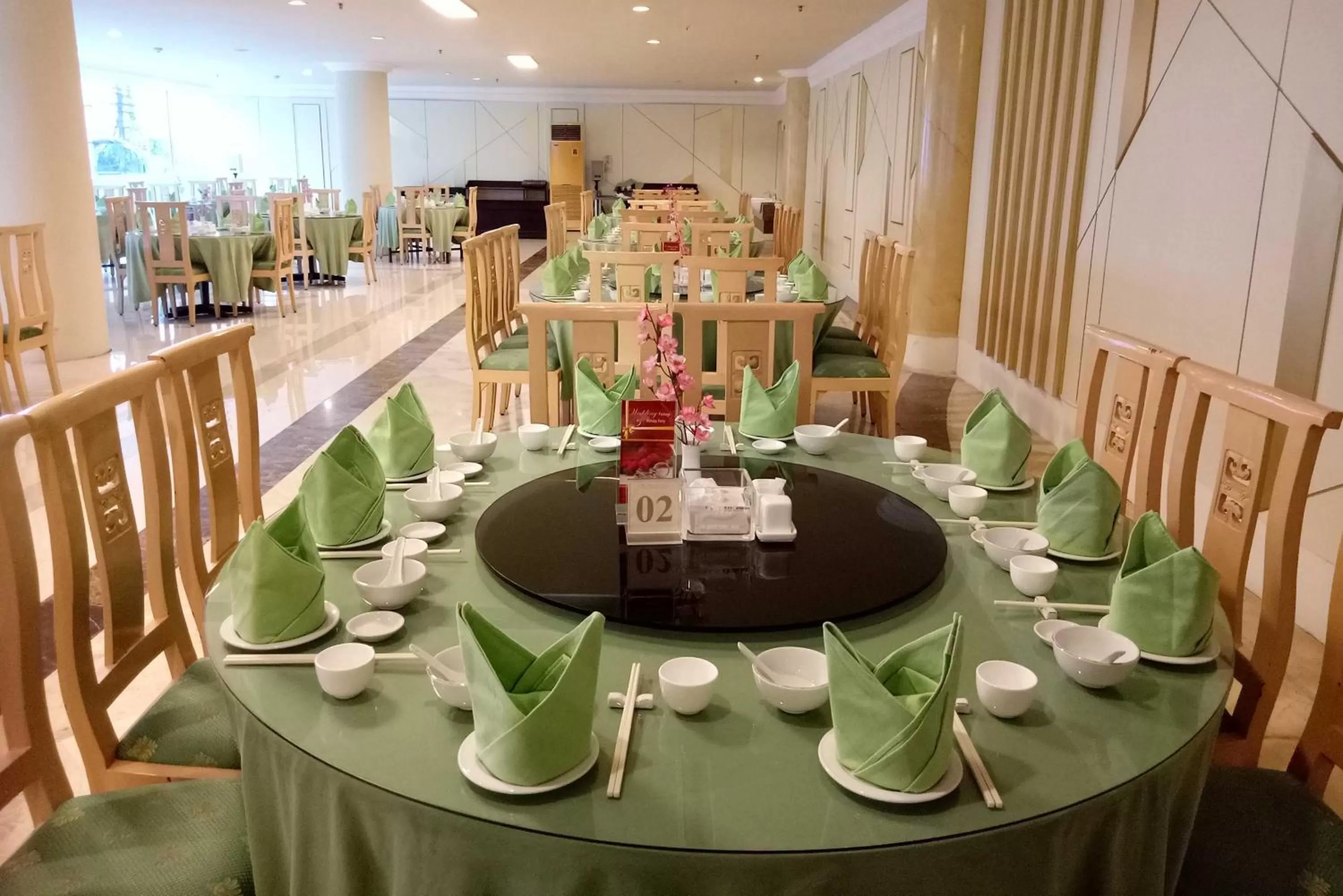 Restaurant/places to eat in Tunjungan Hotel