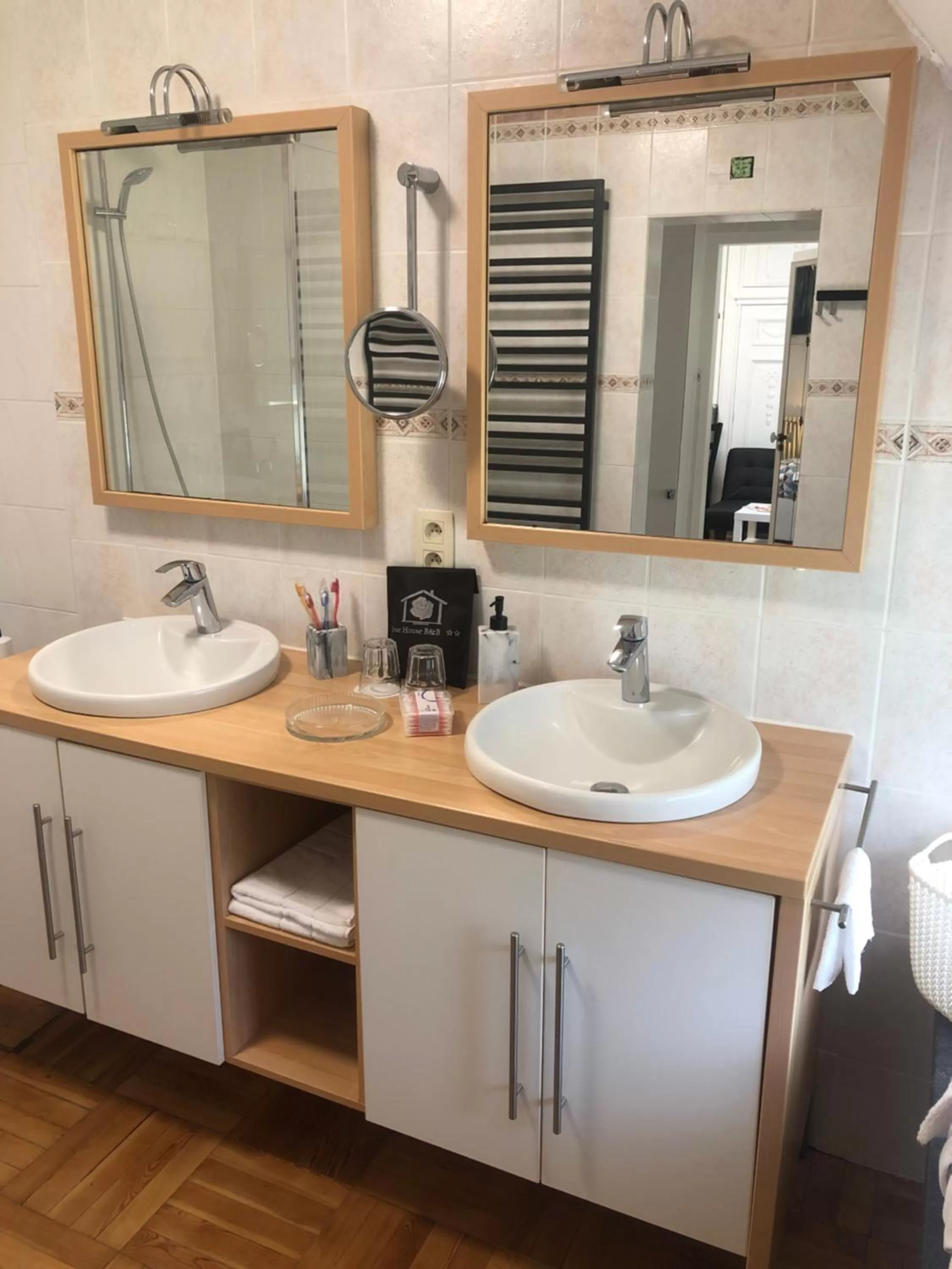 Bathroom in Rose House B&B