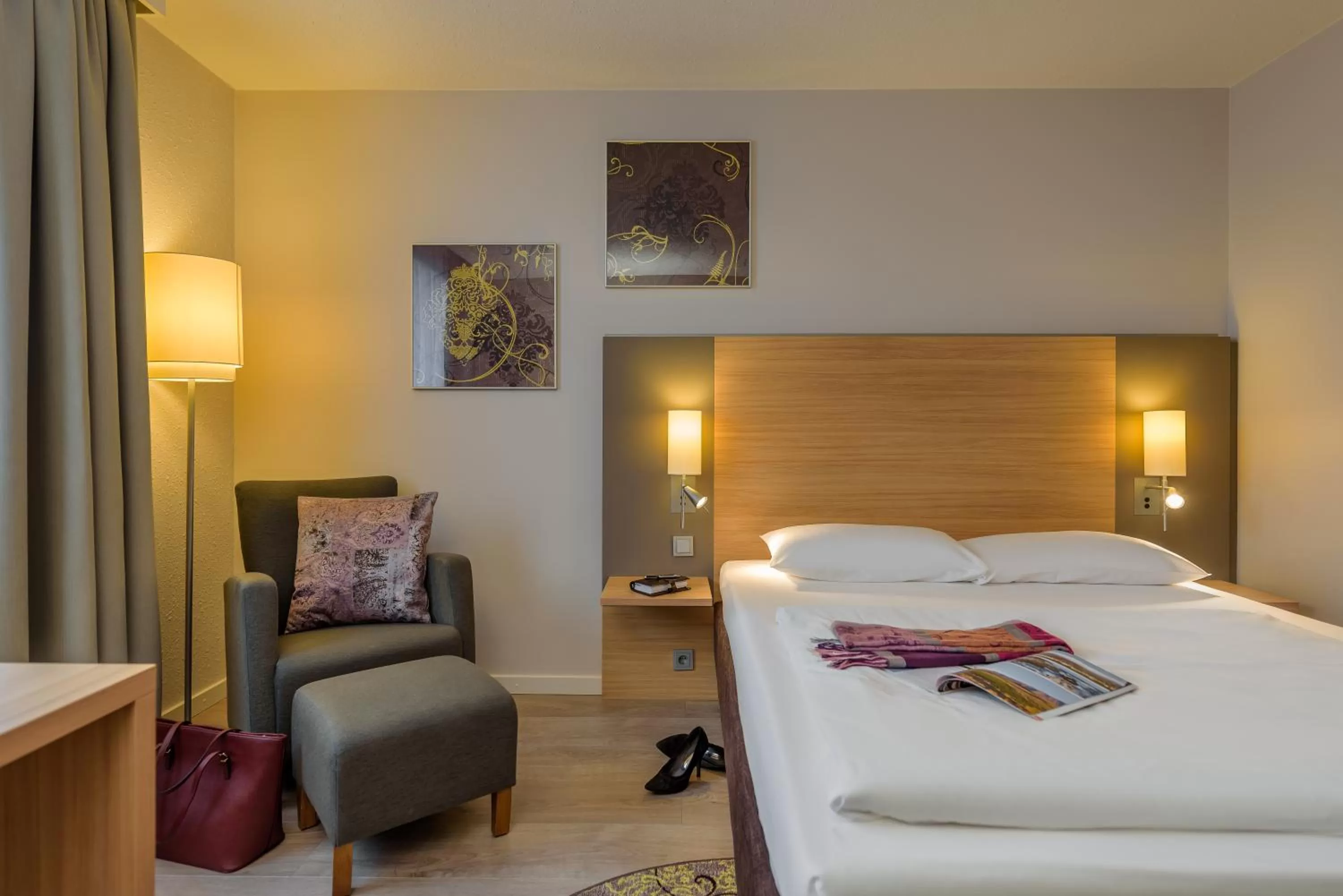 Photo of the whole room, Bed in Fürther Hotel Mercure Nürnberg West