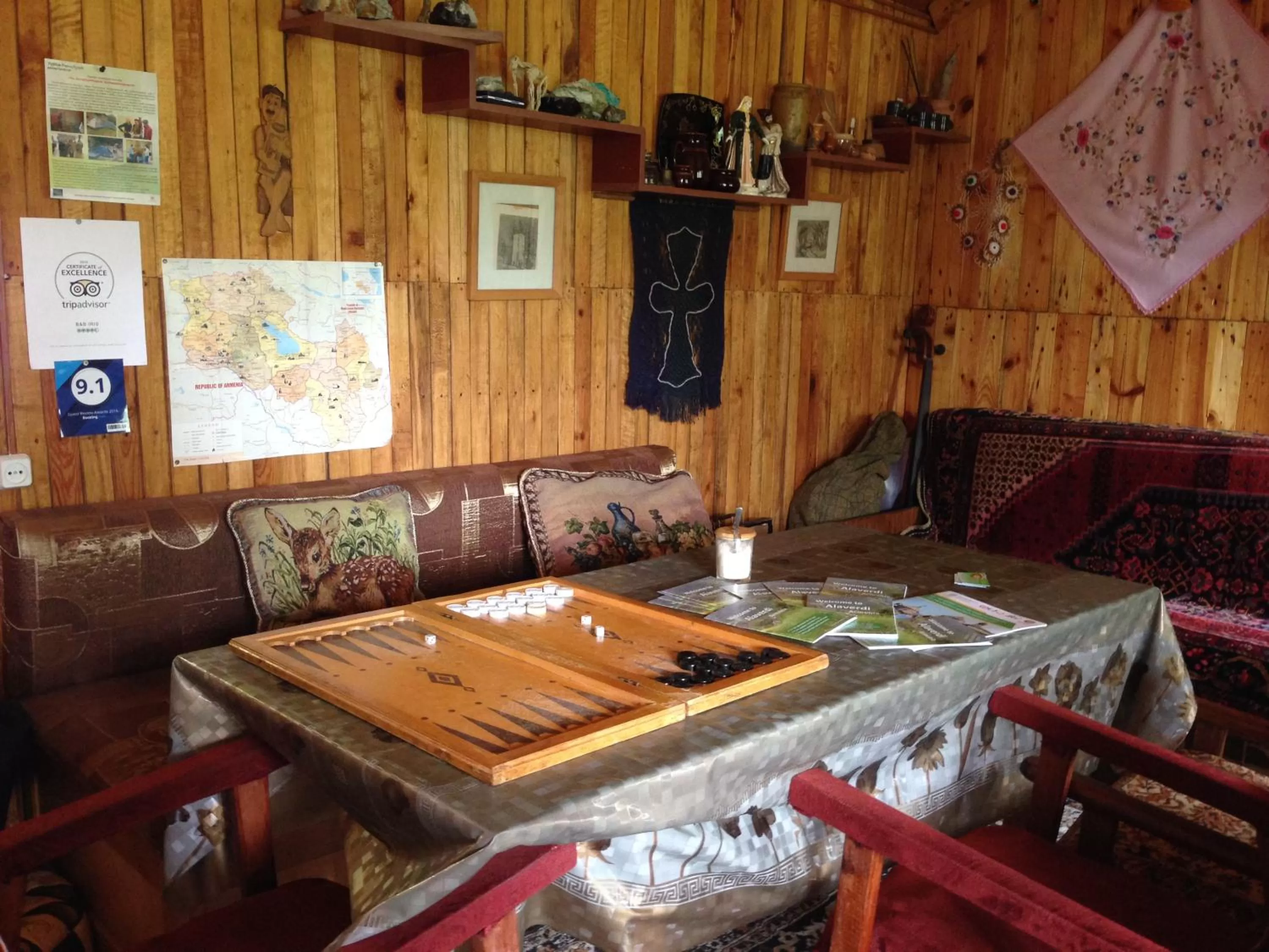 Communal lounge/ TV room in IRIS B&B in DEBED CANYON