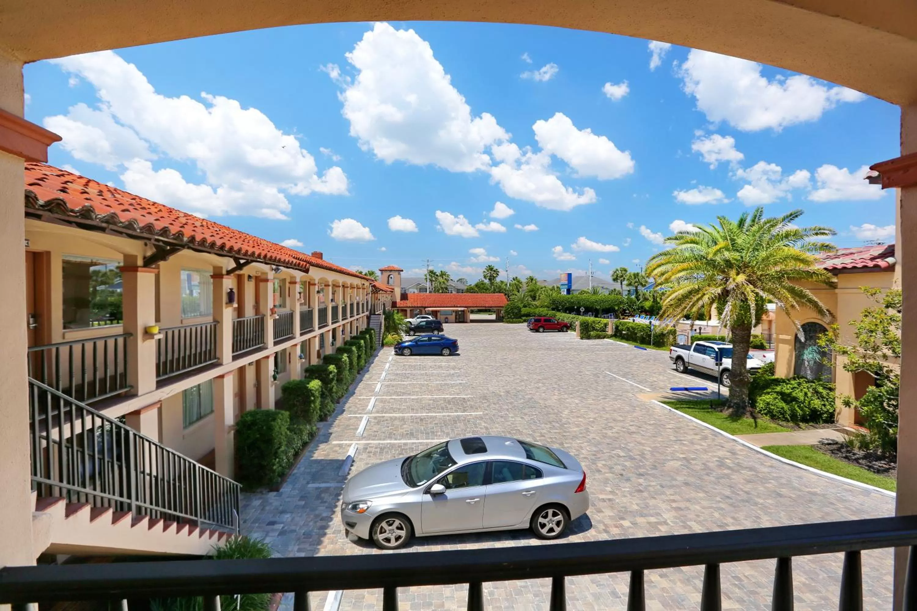 Facade/entrance in La Fiesta Ocean Inn & Suites