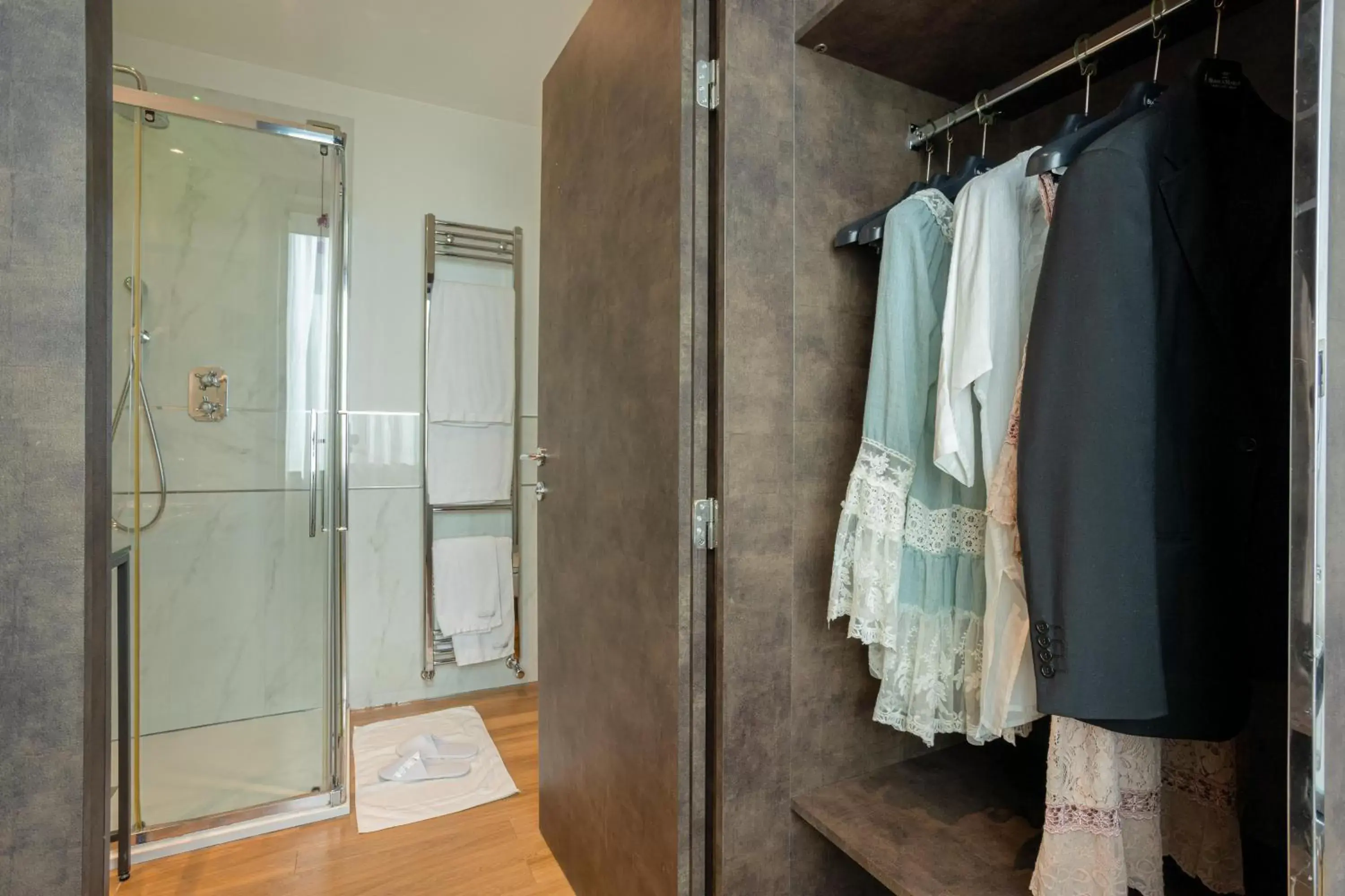 wardrobe, Bathroom in Bianca Maria Palace Hotel City Center