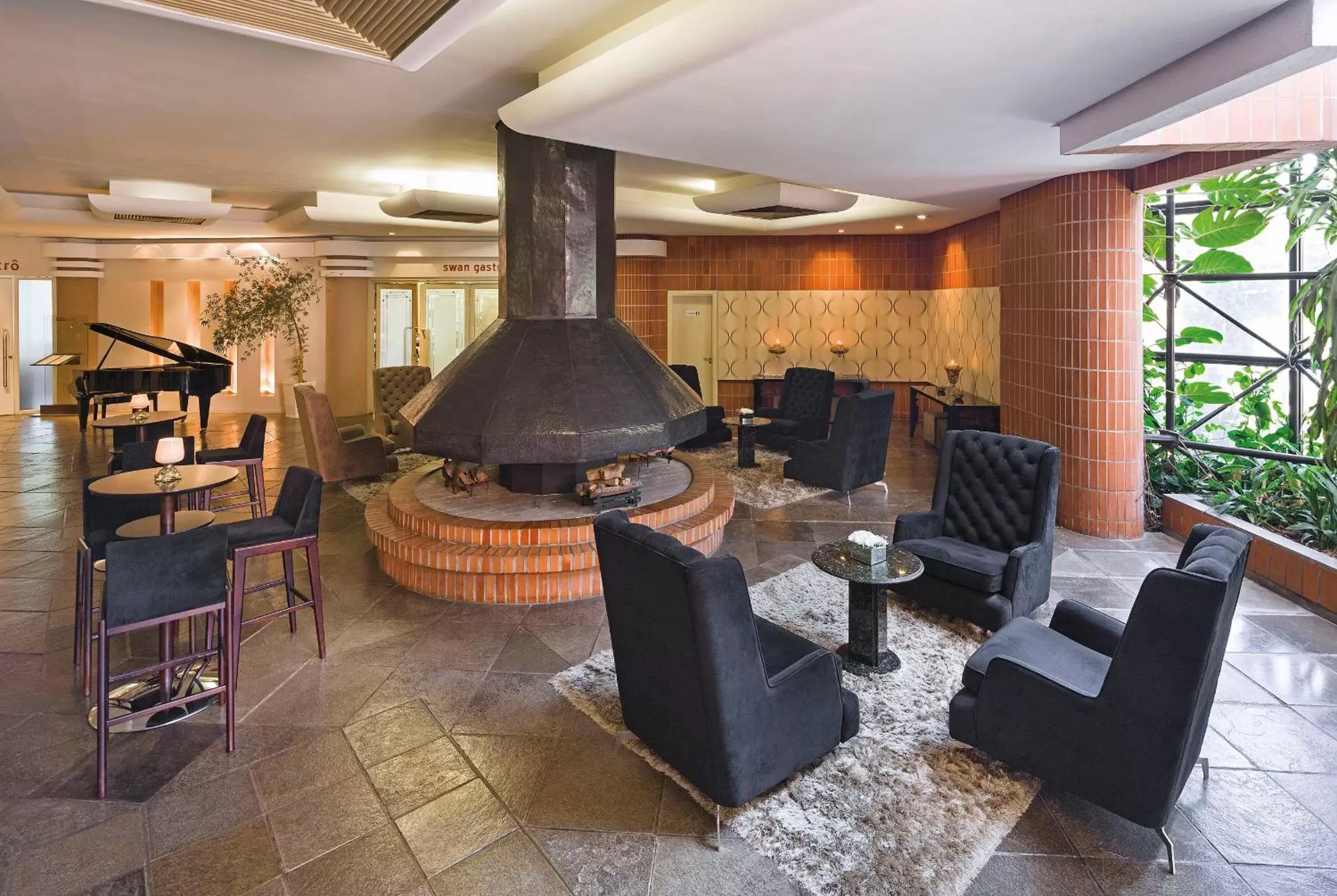 Communal lounge/ TV room, Restaurant/Places to Eat in Swan Novo Hamburgo