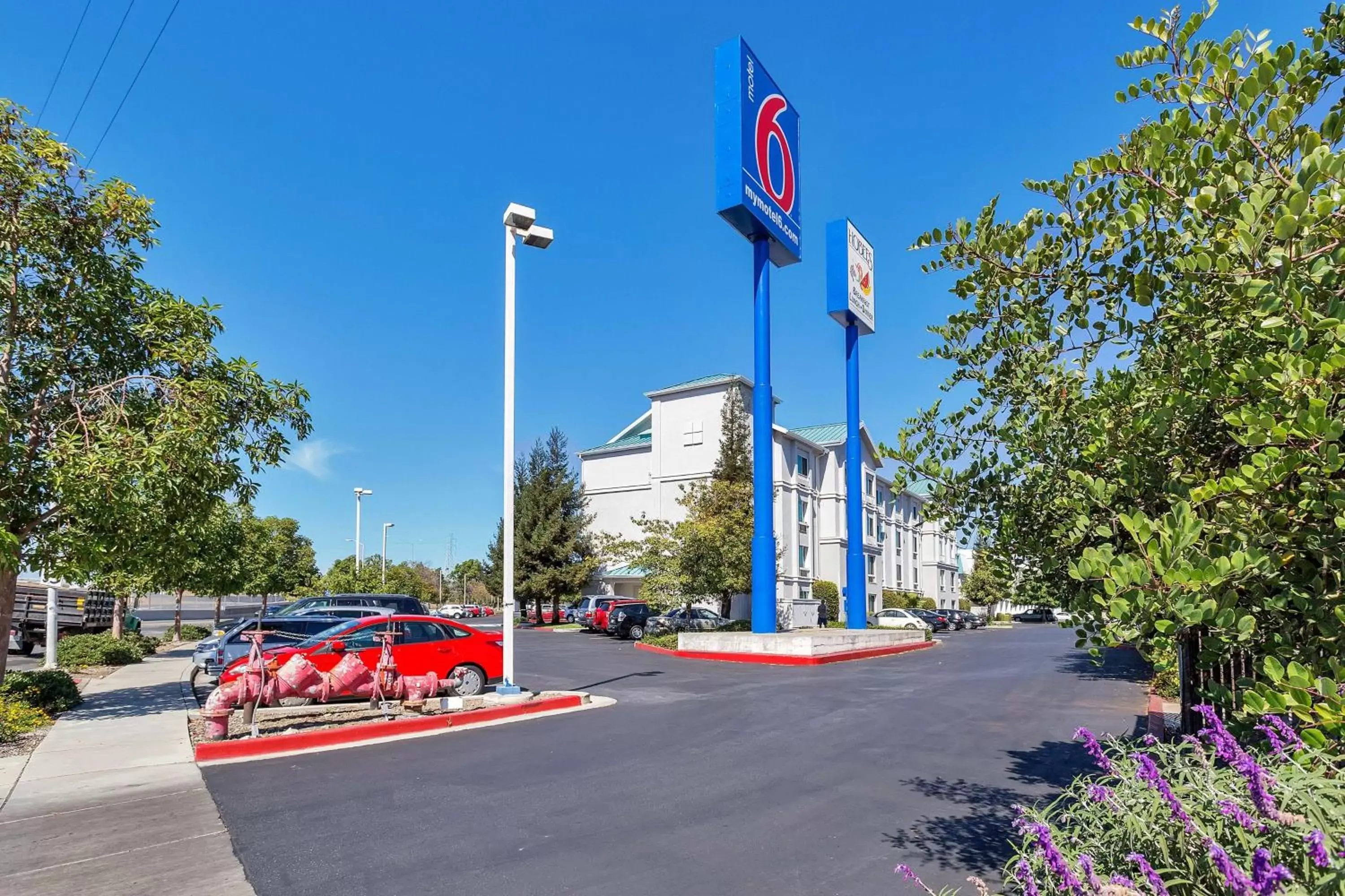 Property building in Motel 6-Belmont, CA - San Francisco - Redwood City