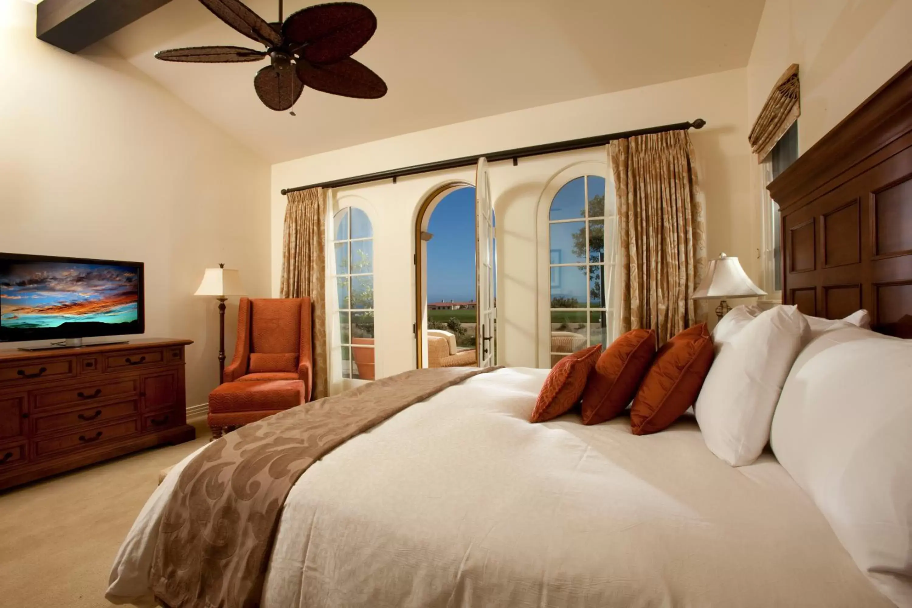 Bed in Terranea Resort