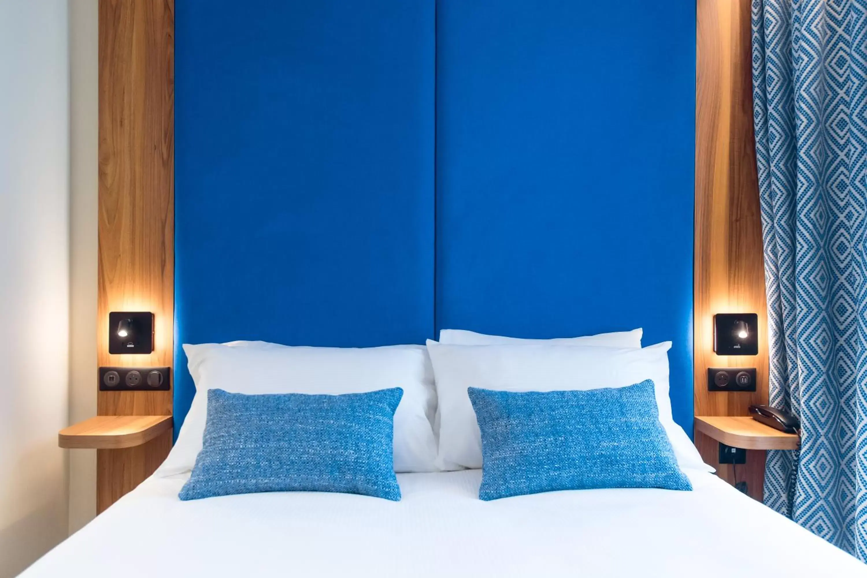 Bed in Hôtel Bleu de Grenelle