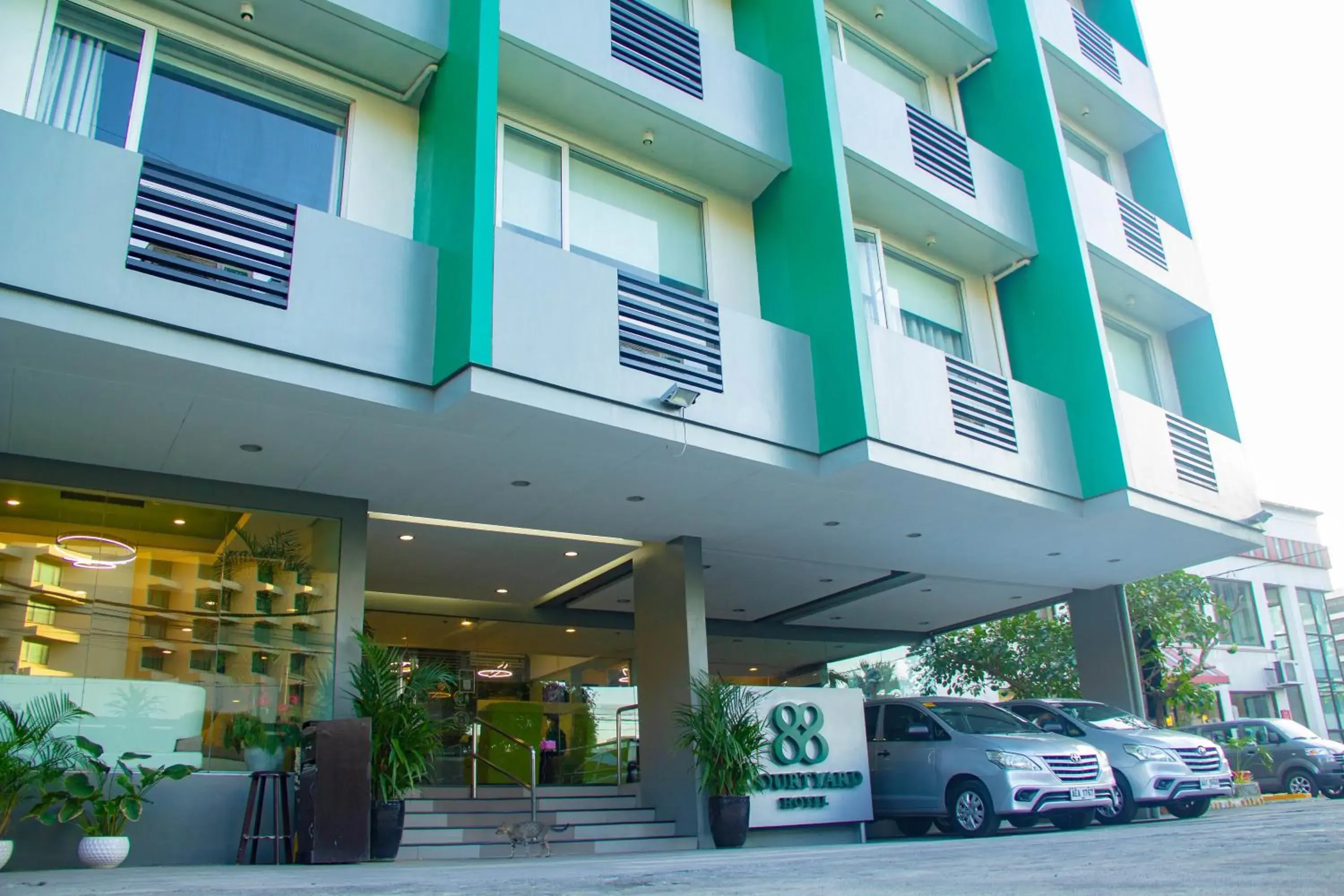 Facade/entrance in 88 Courtyard Hotel