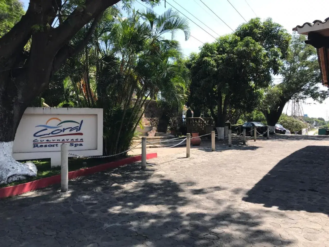 Facade/entrance in Hotel Coral Cuernavaca Resort & Spa