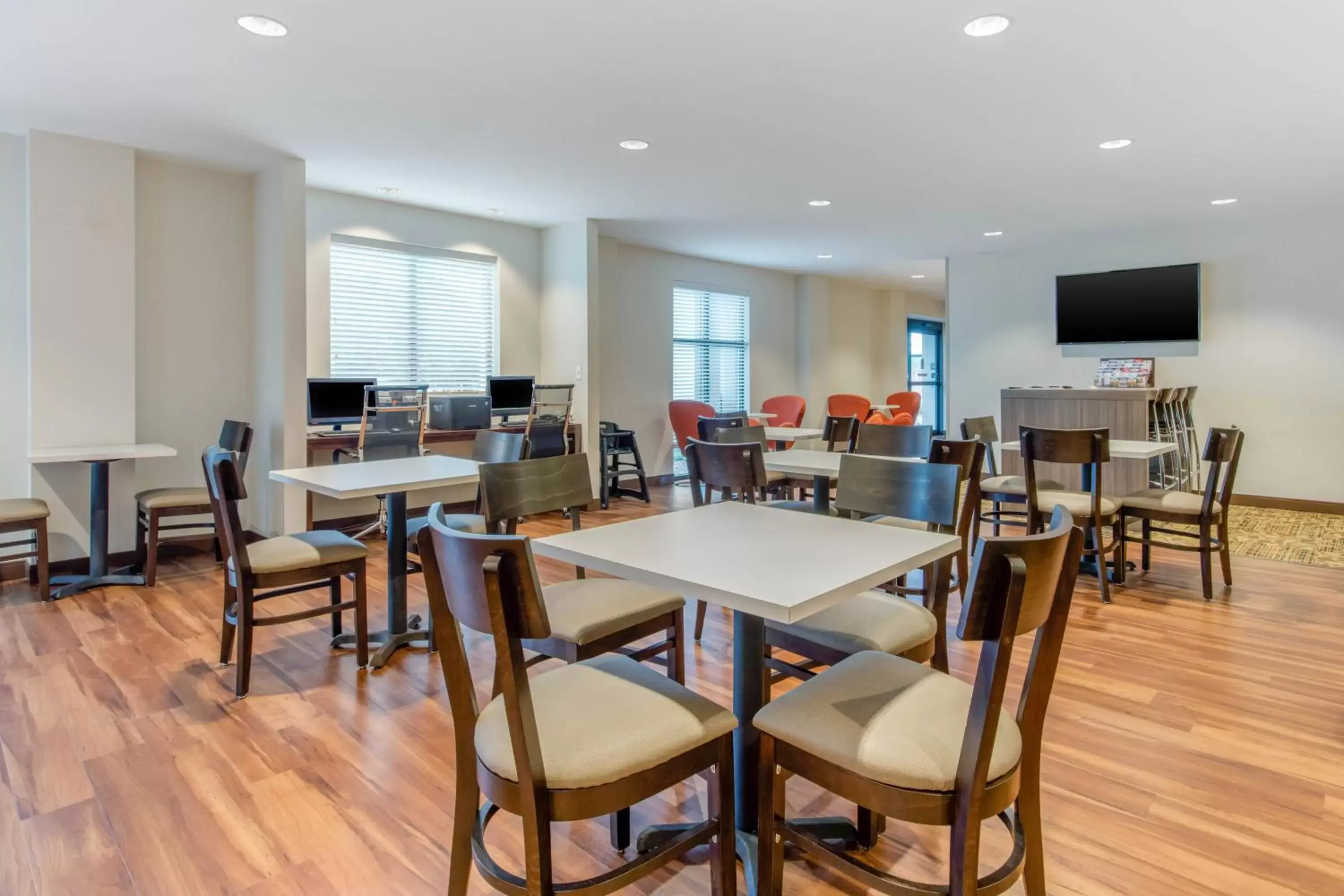 Dining area, Restaurant/Places to Eat in Comfort Inn St Louis - Airport