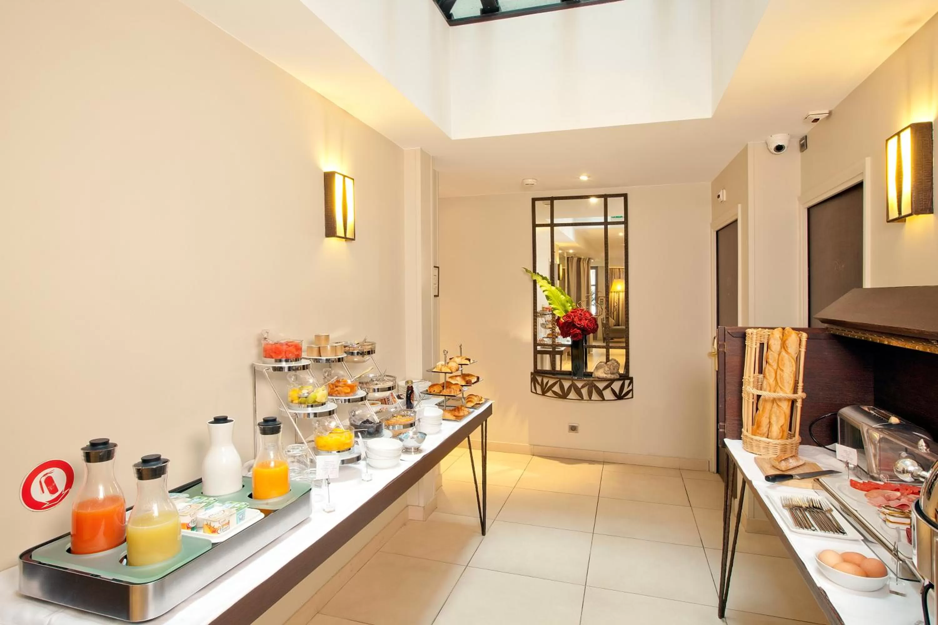 Buffet breakfast in Hôtel Paris Louvre Opéra