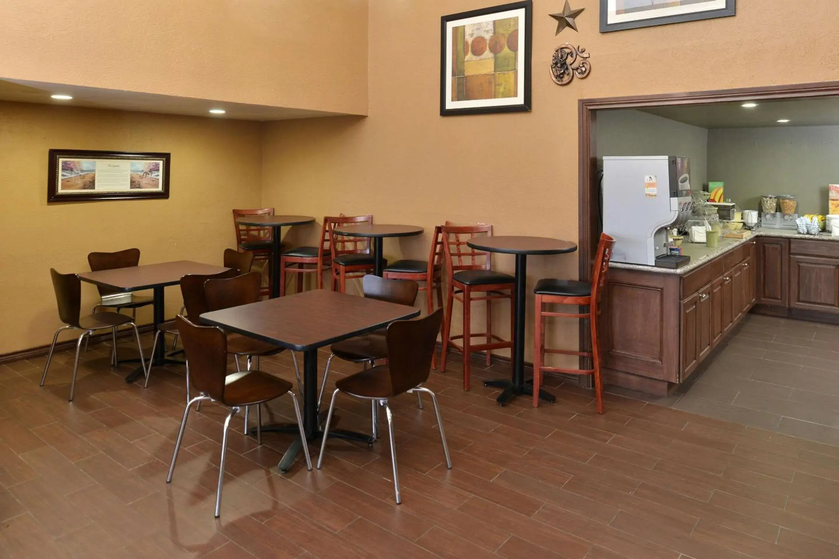 Restaurant/Places to Eat in Quality Inn Gonzales
