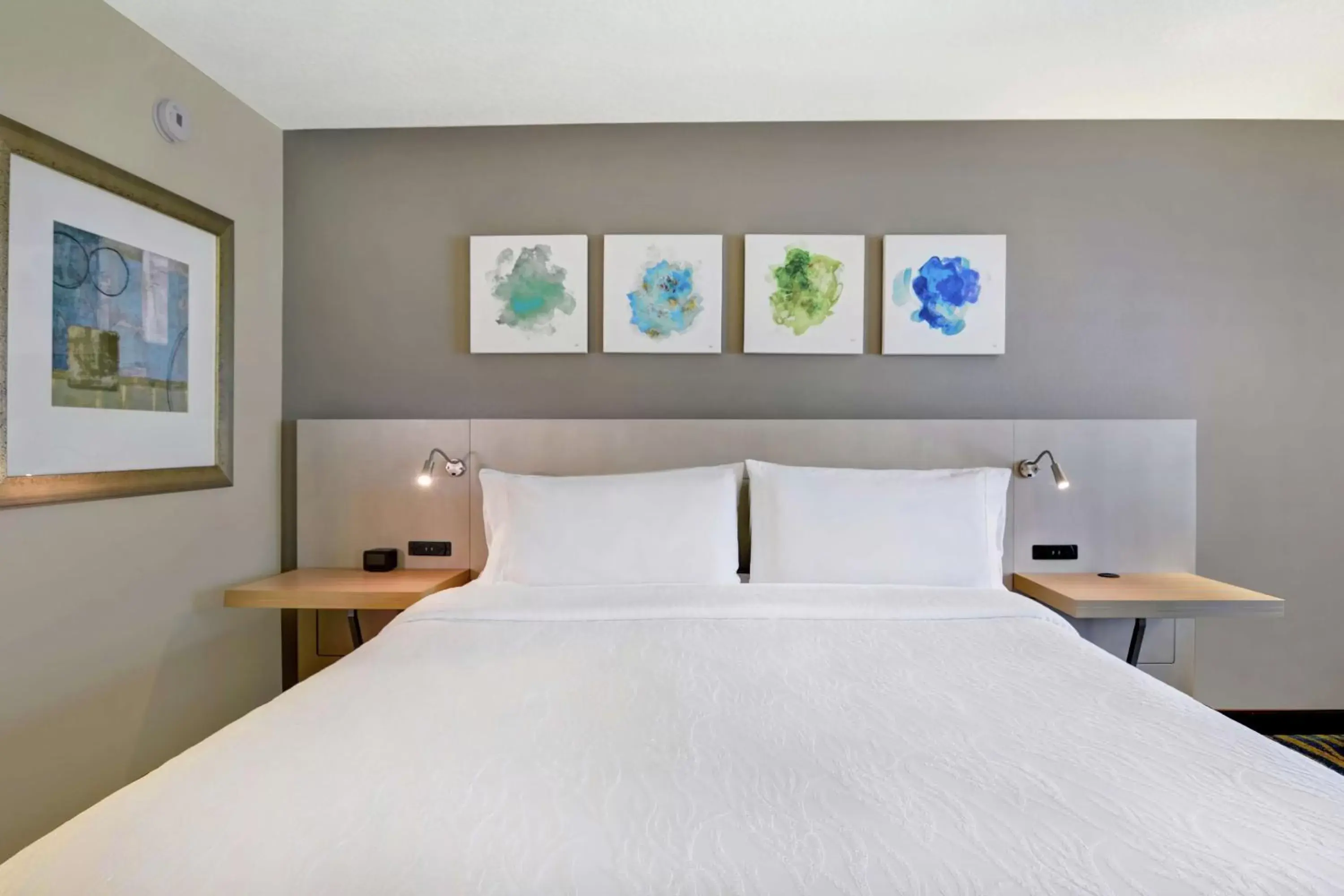 Bedroom, Bed in Hilton Garden Inn Orlando Lake Buena Vista