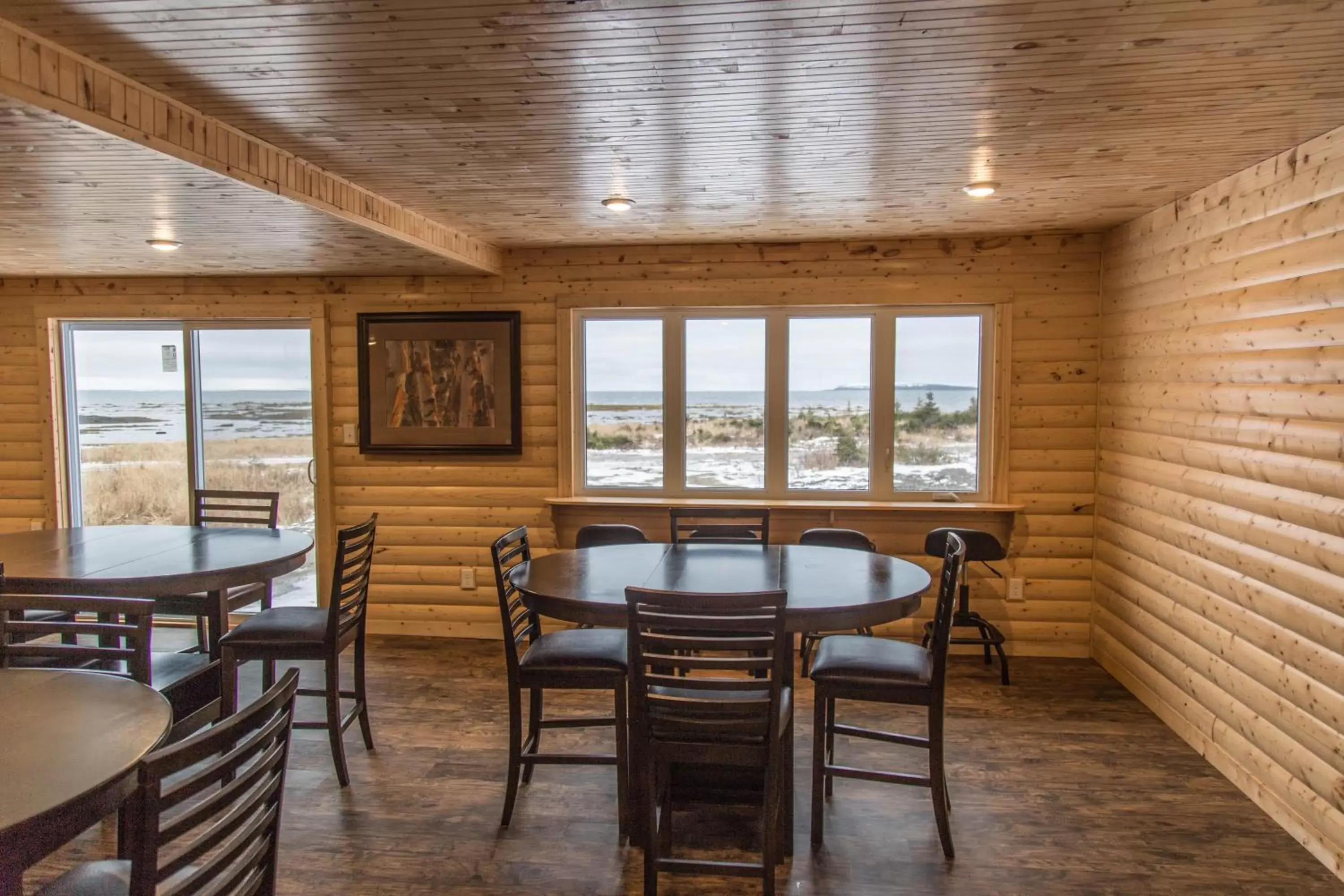 Sea view, Dining Area in Viking Lodge Motel