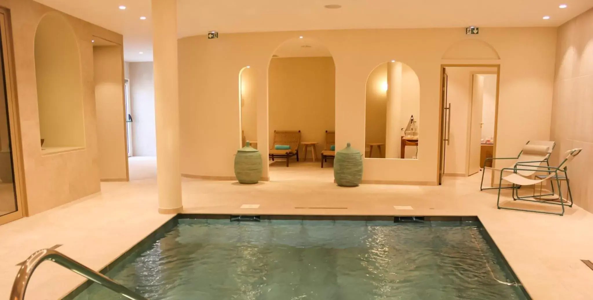 Spa and wellness centre/facilities, Swimming Pool in Hôtel Château de la Bégude The Originals Collection