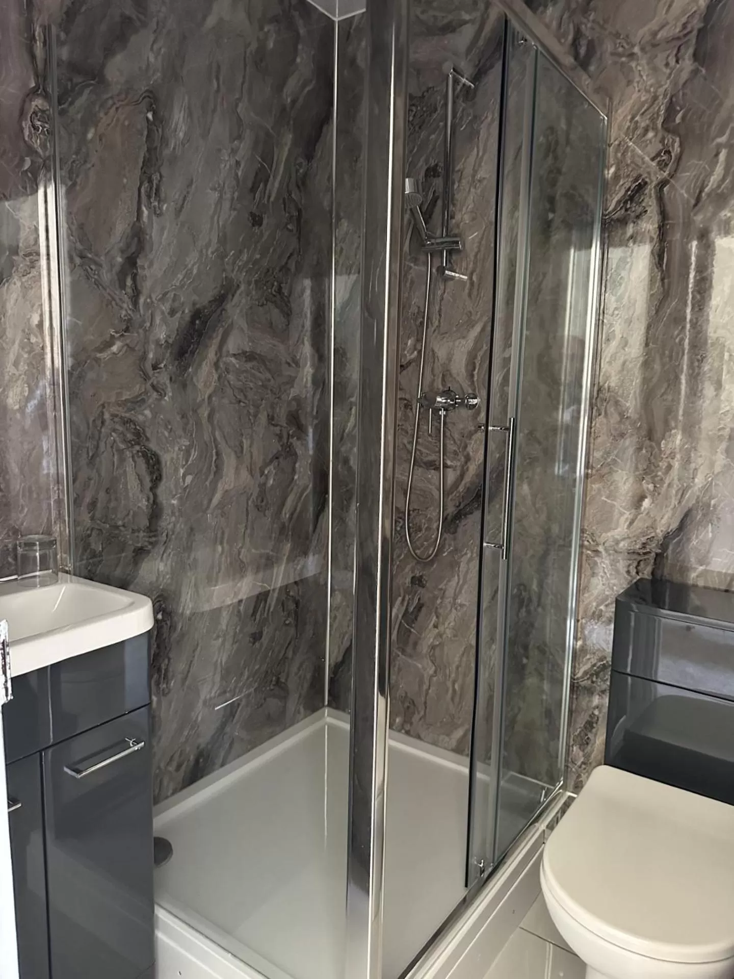 Shower in Glastonbury Hotel