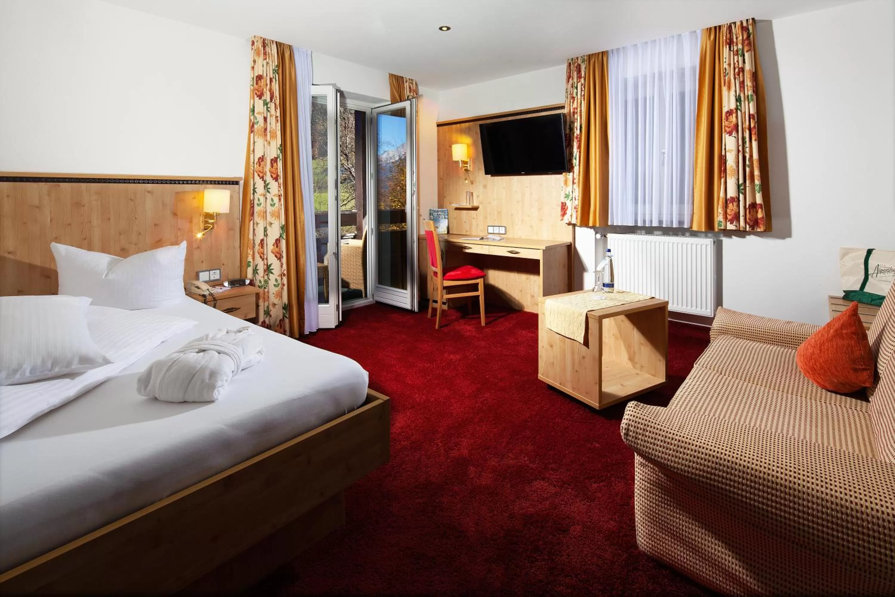 Deluxe Single Room in Alm- & Wellnesshotel Alpenhof