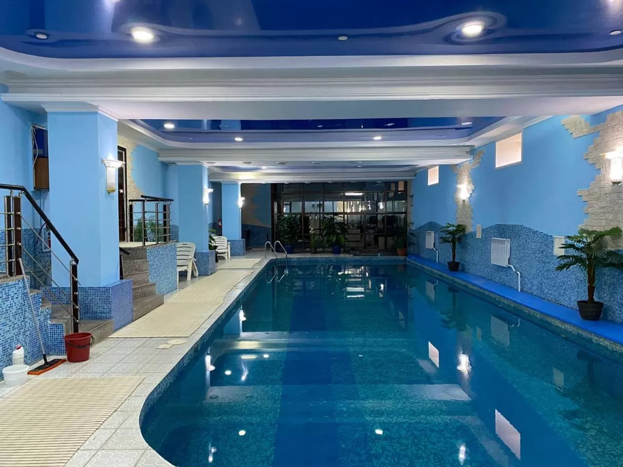 Swimming pool in Deluxe SPA-Hotel