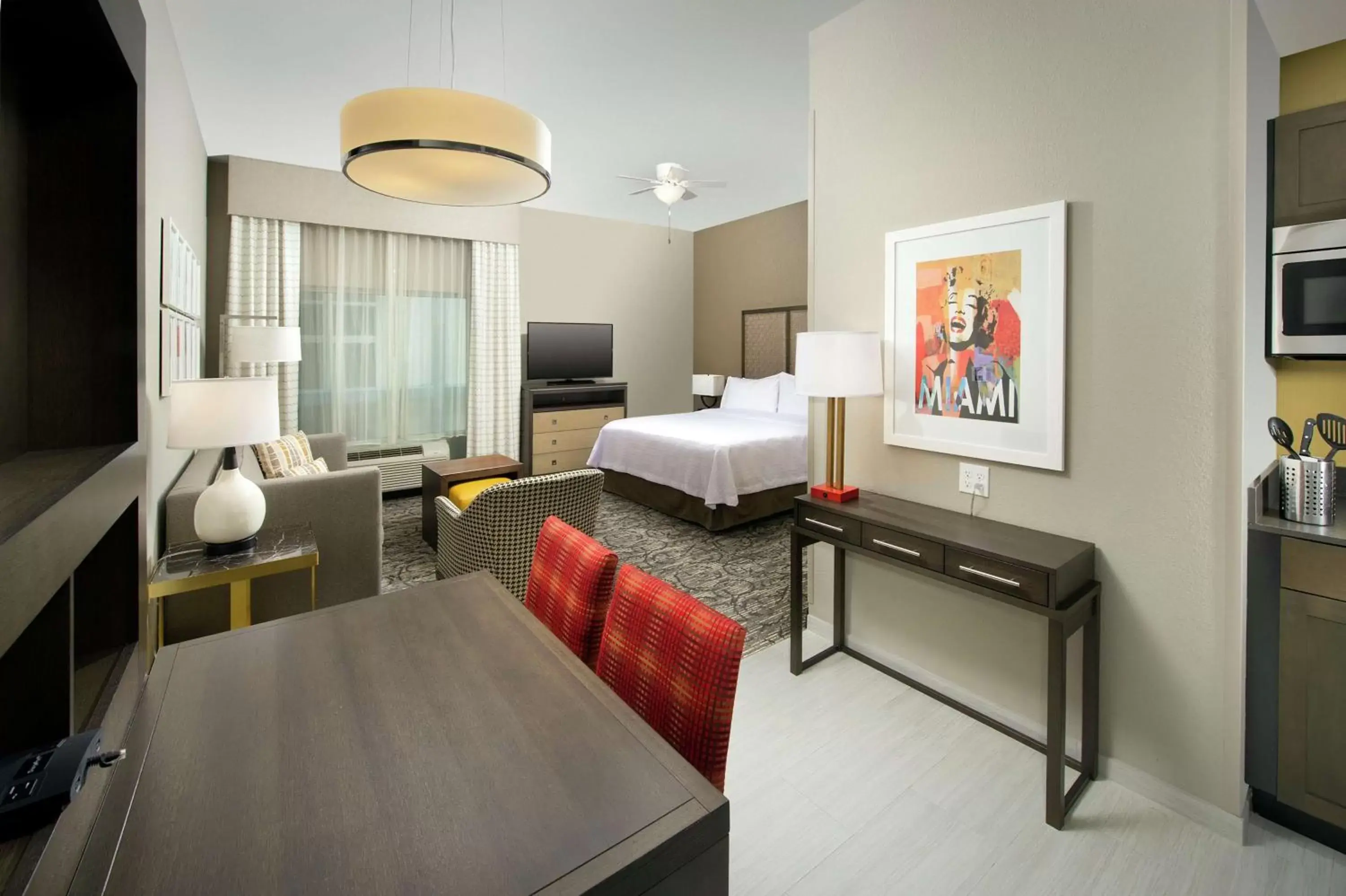 Bedroom in Homewood Suites by Hilton Miami Downtown/Brickell