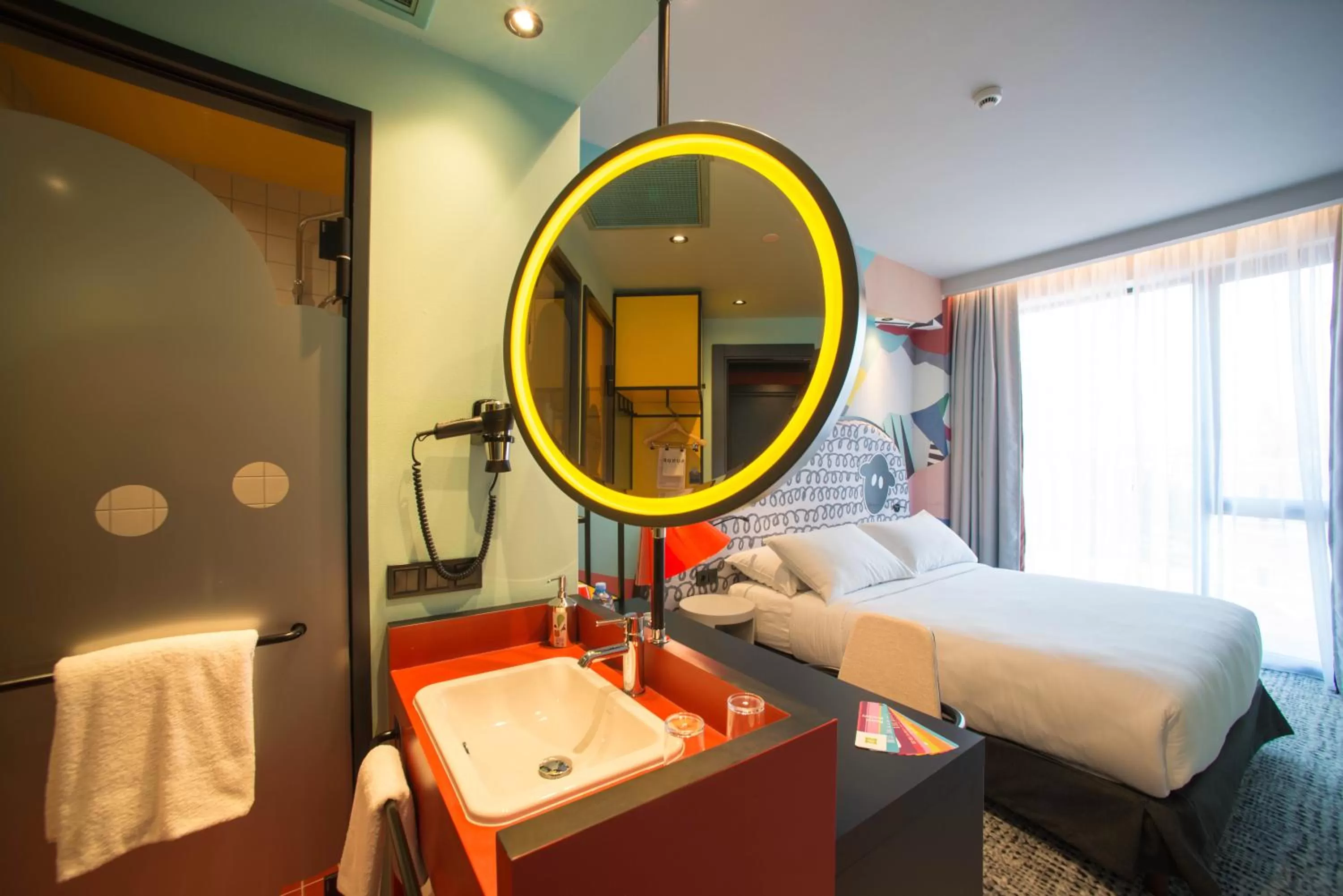 Coffee/tea facilities, Bed in ibis Styles Tbilisi Center