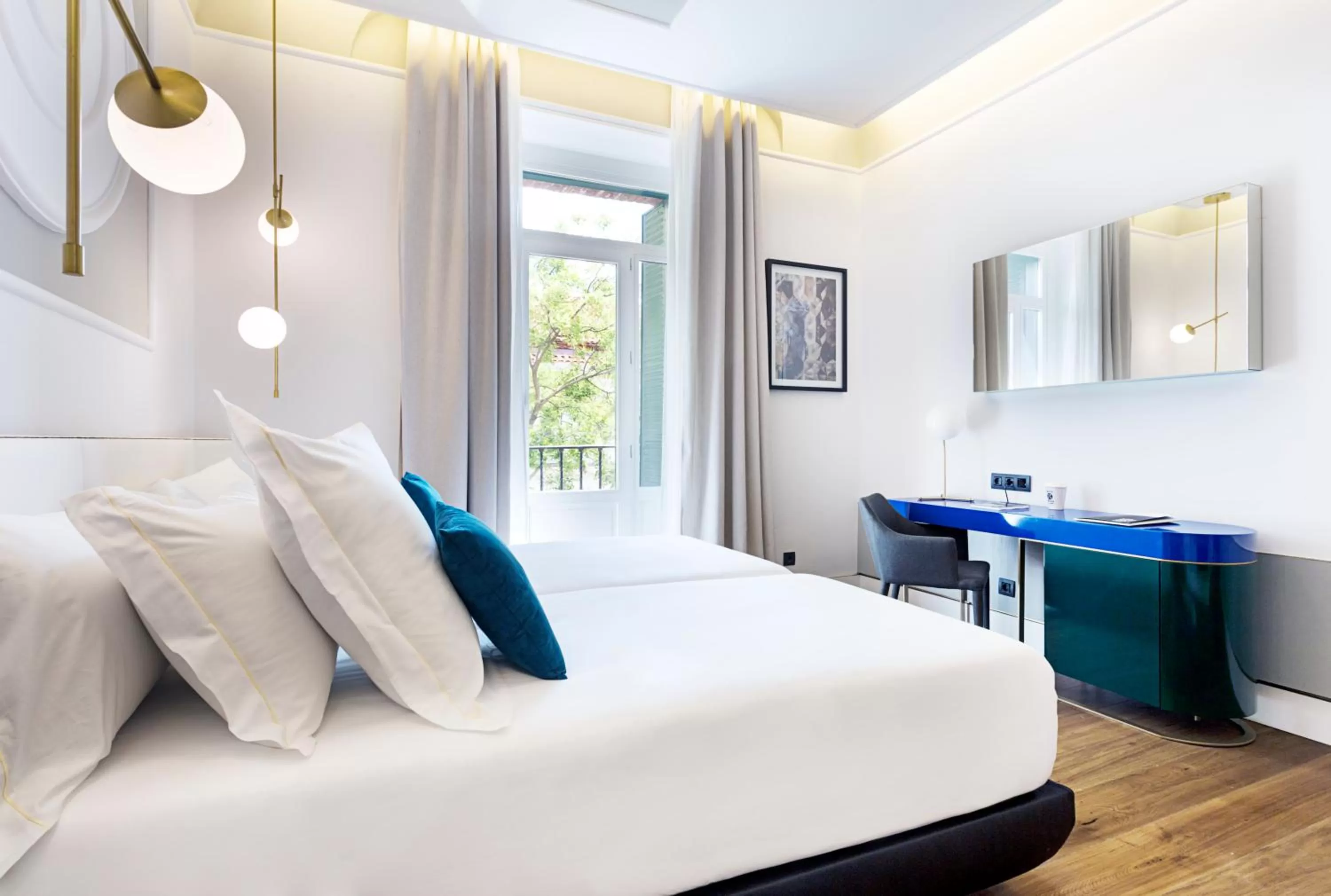 Bed in One Shot Fortuny