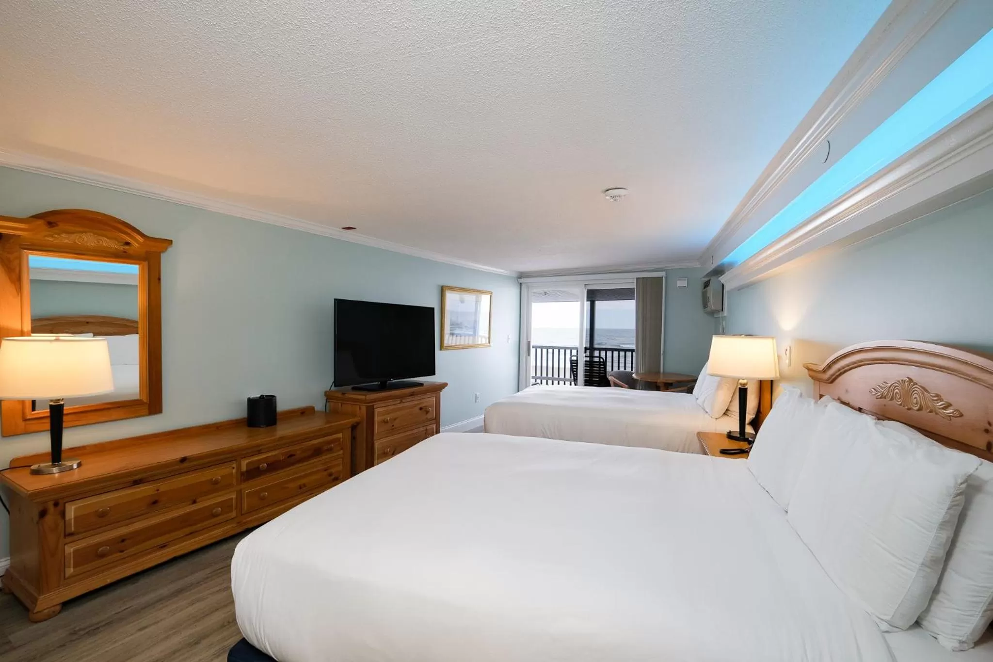 Bed in Norseman Resort on the Beach