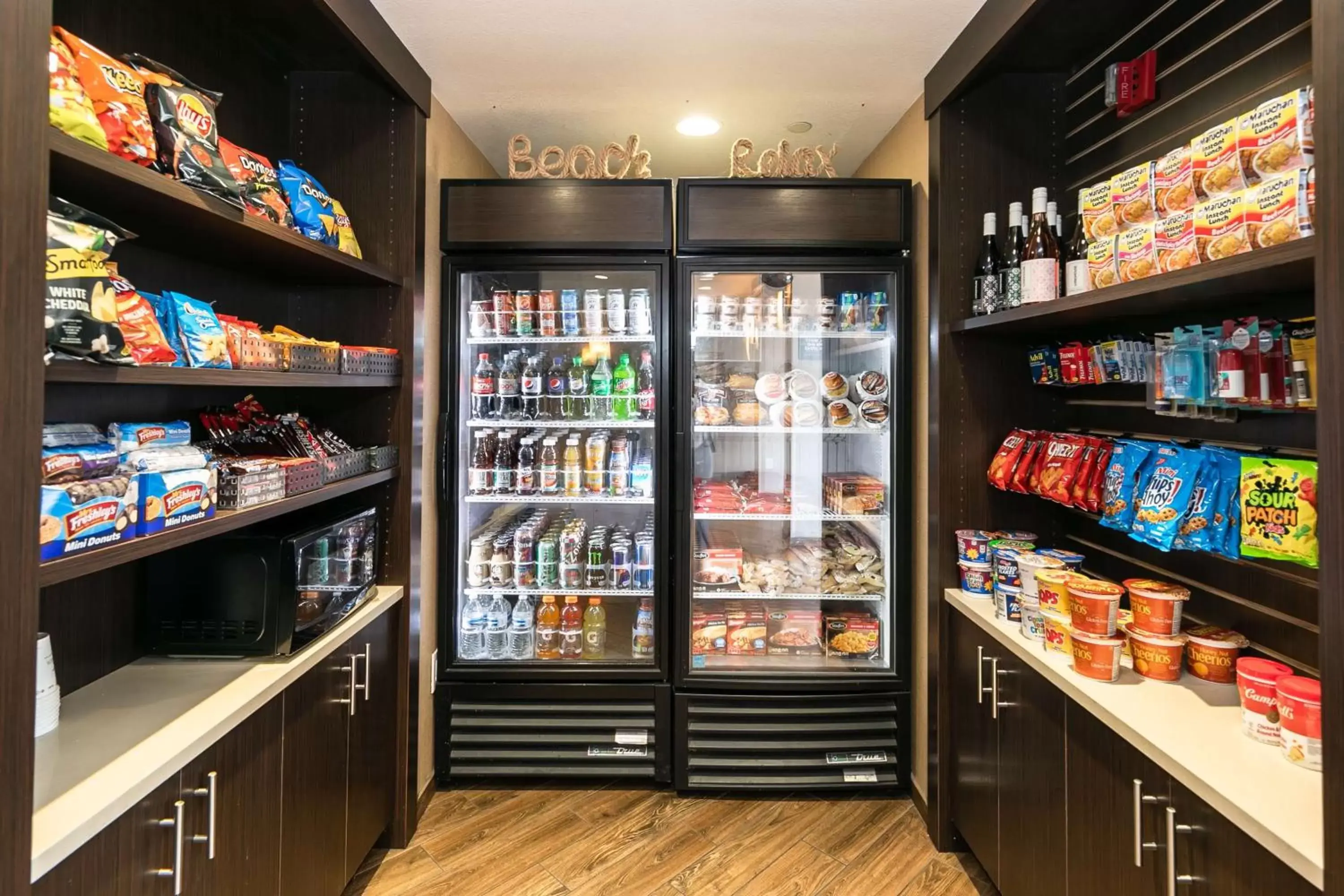 Property building in Best Western Inn & Suites San Diego Zoo -SeaWorld Area Property building in Best Western Inn & Suites San Diego Zoo -SeaWorld Area