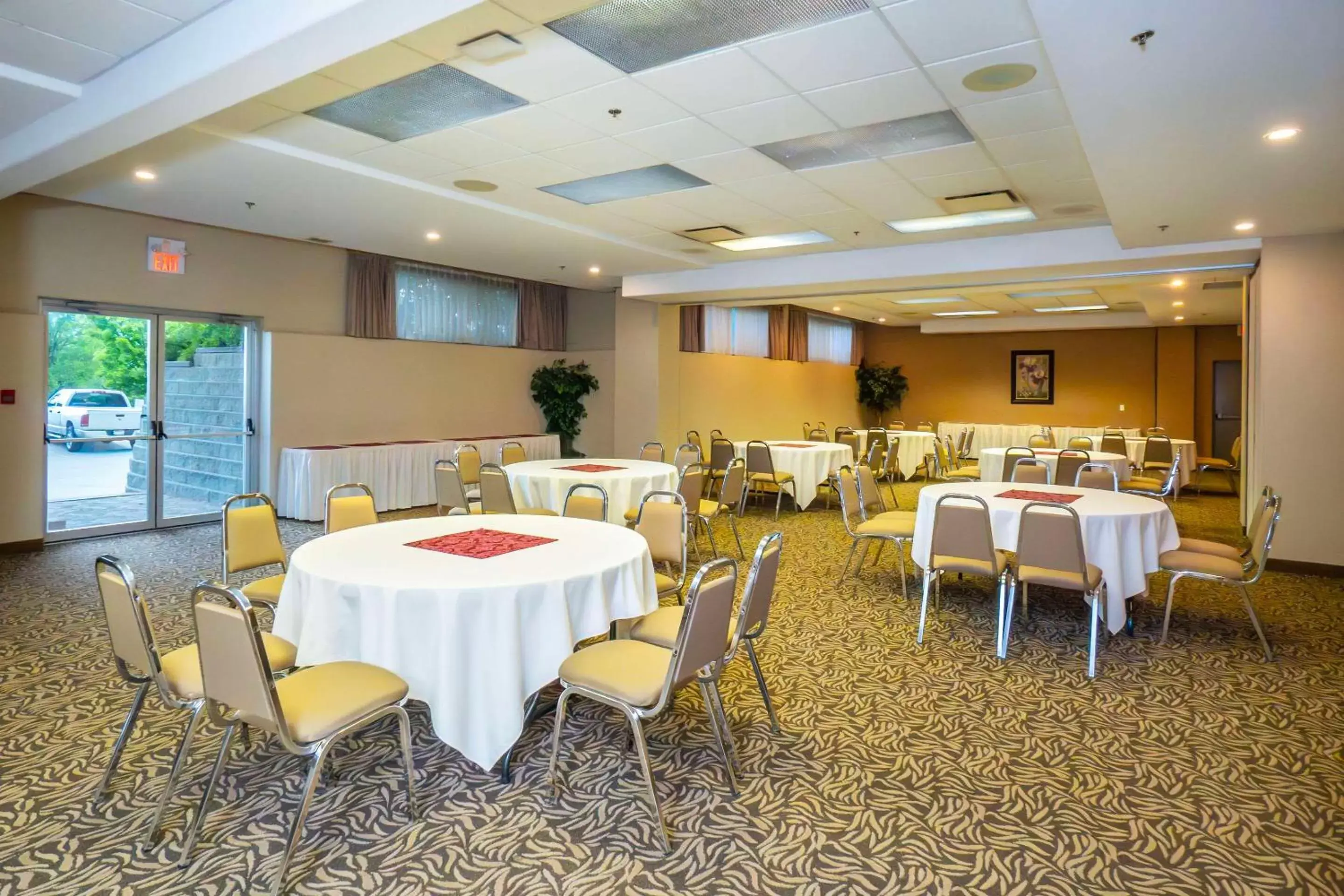 Meeting/conference room in Comfort Inn & Suites Salmon Arm