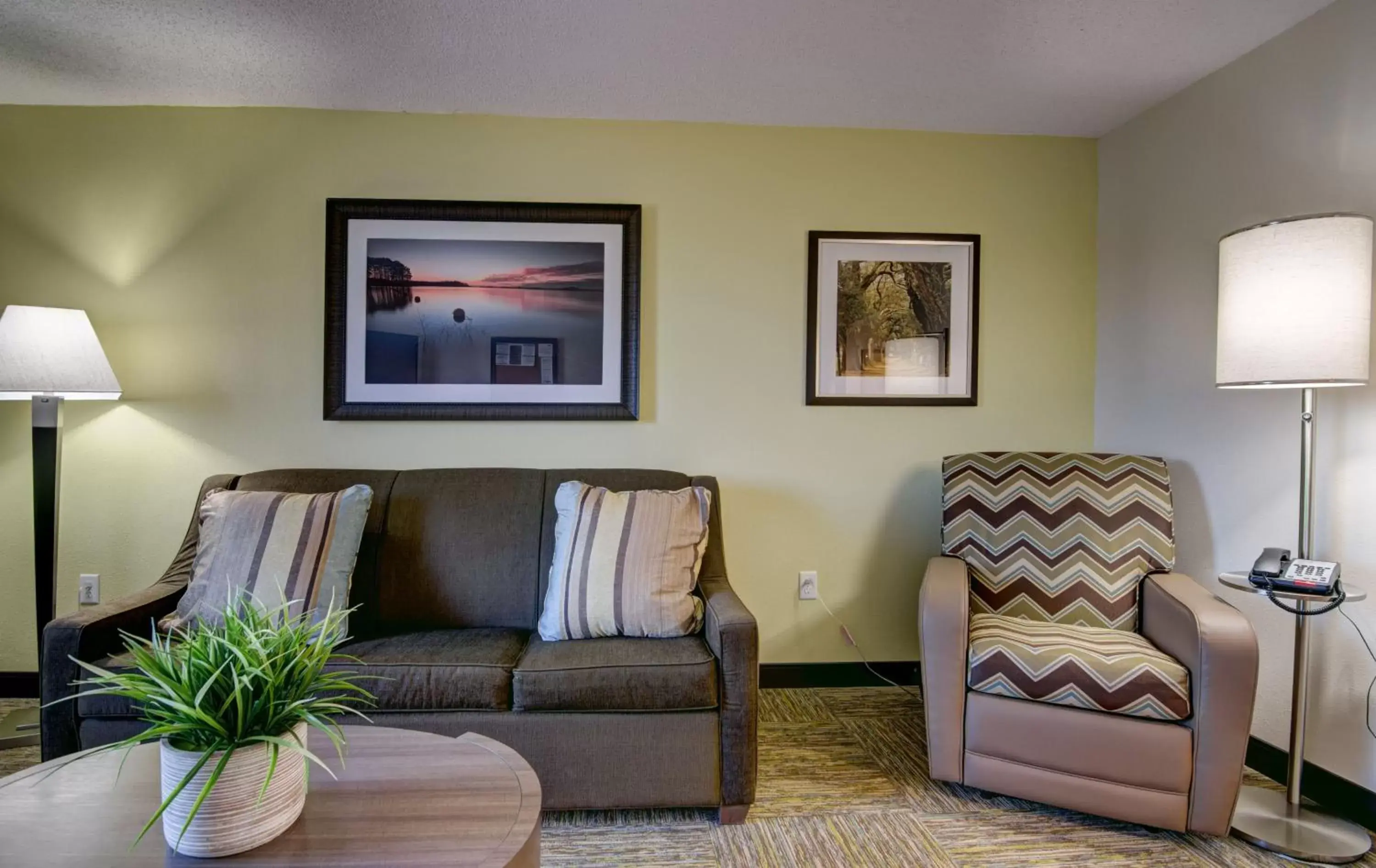 Photo of the whole room, Seating Area in Candlewood Suites Richmond - West Broad, an IHG Hotel