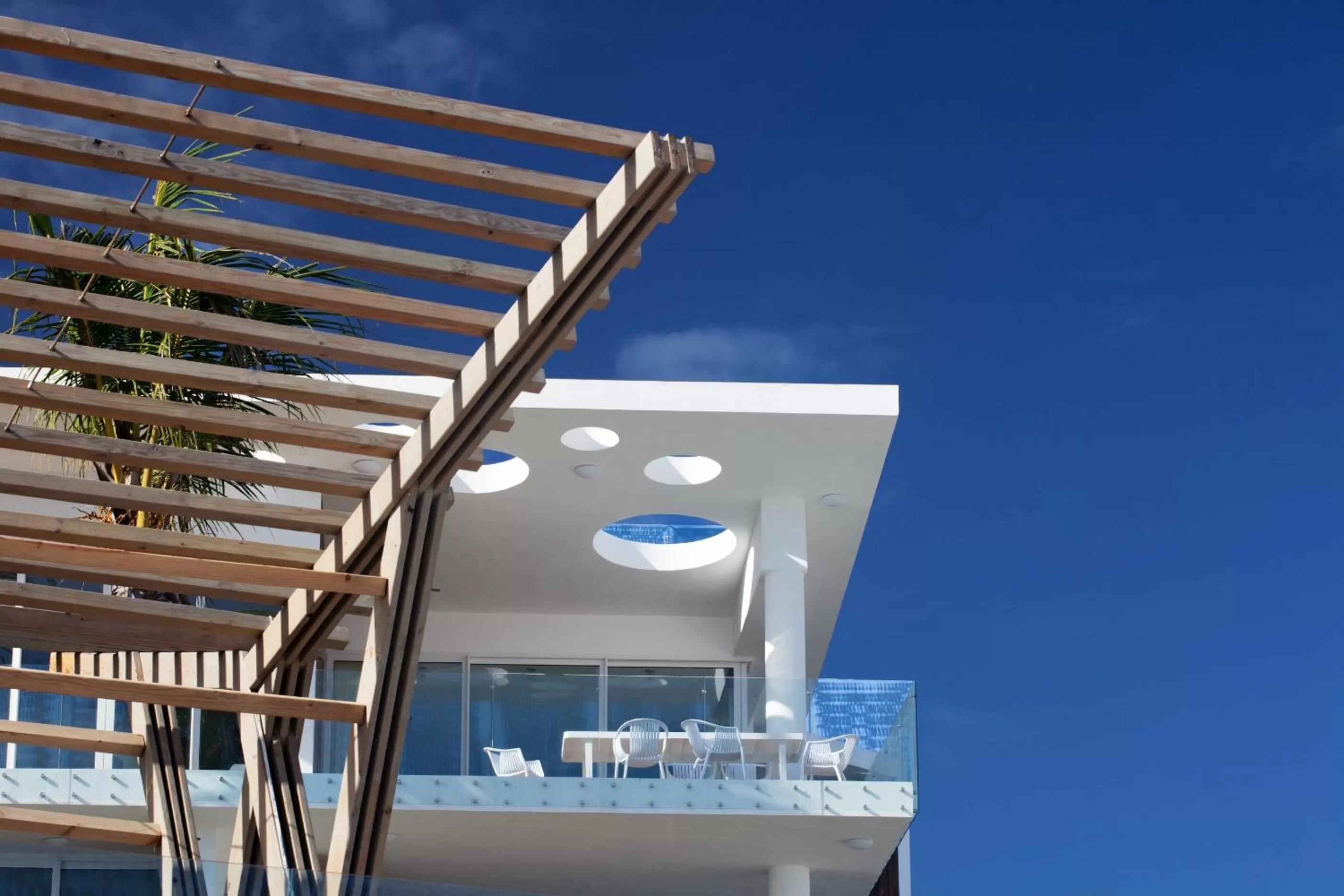 Facade/entrance in Ultravioleta Boutique Residences