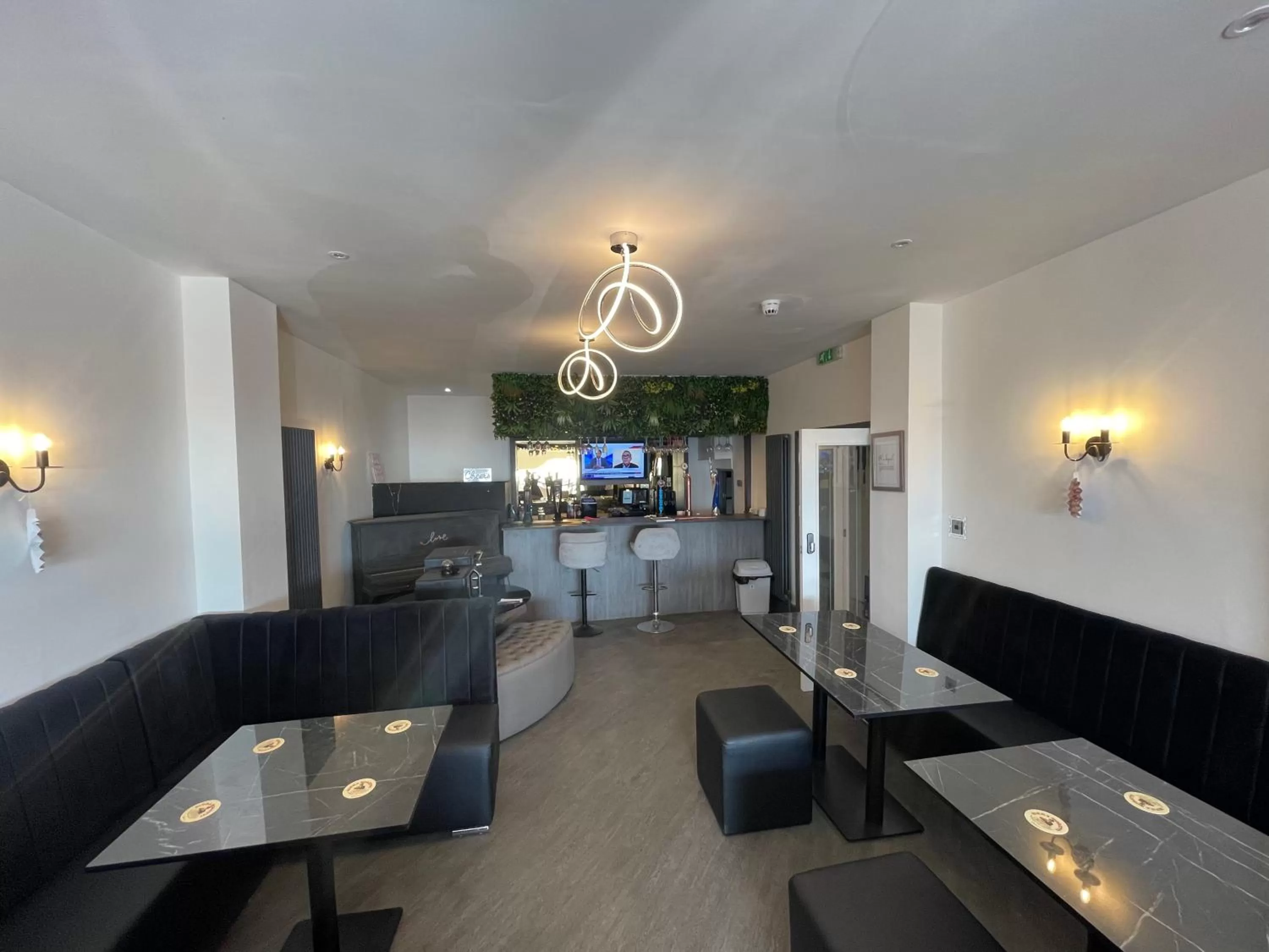Lounge or bar in RESIDENCY LUXURY SEAFRONT HOTEL