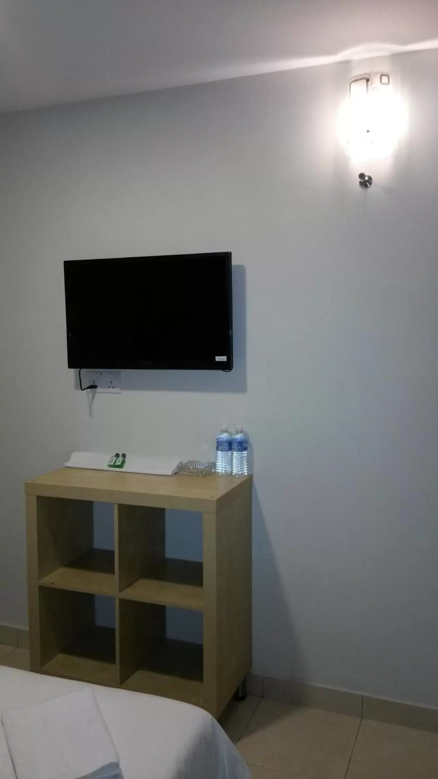 TV and multimedia, TV/Entertainment Center in Five Hotel