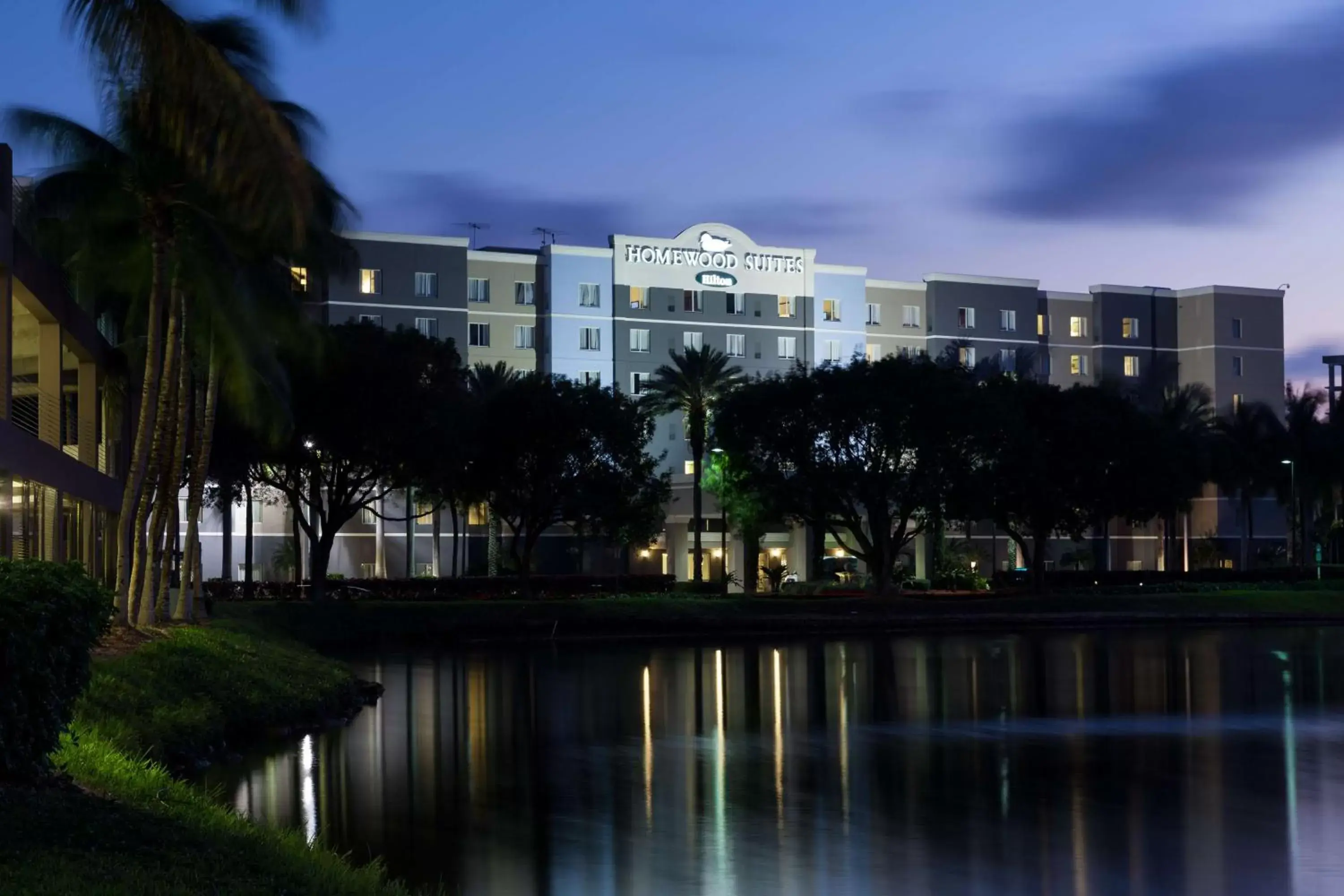 Property building, Swimming Pool in Homewood Suites Miami Airport/Blue Lagoon