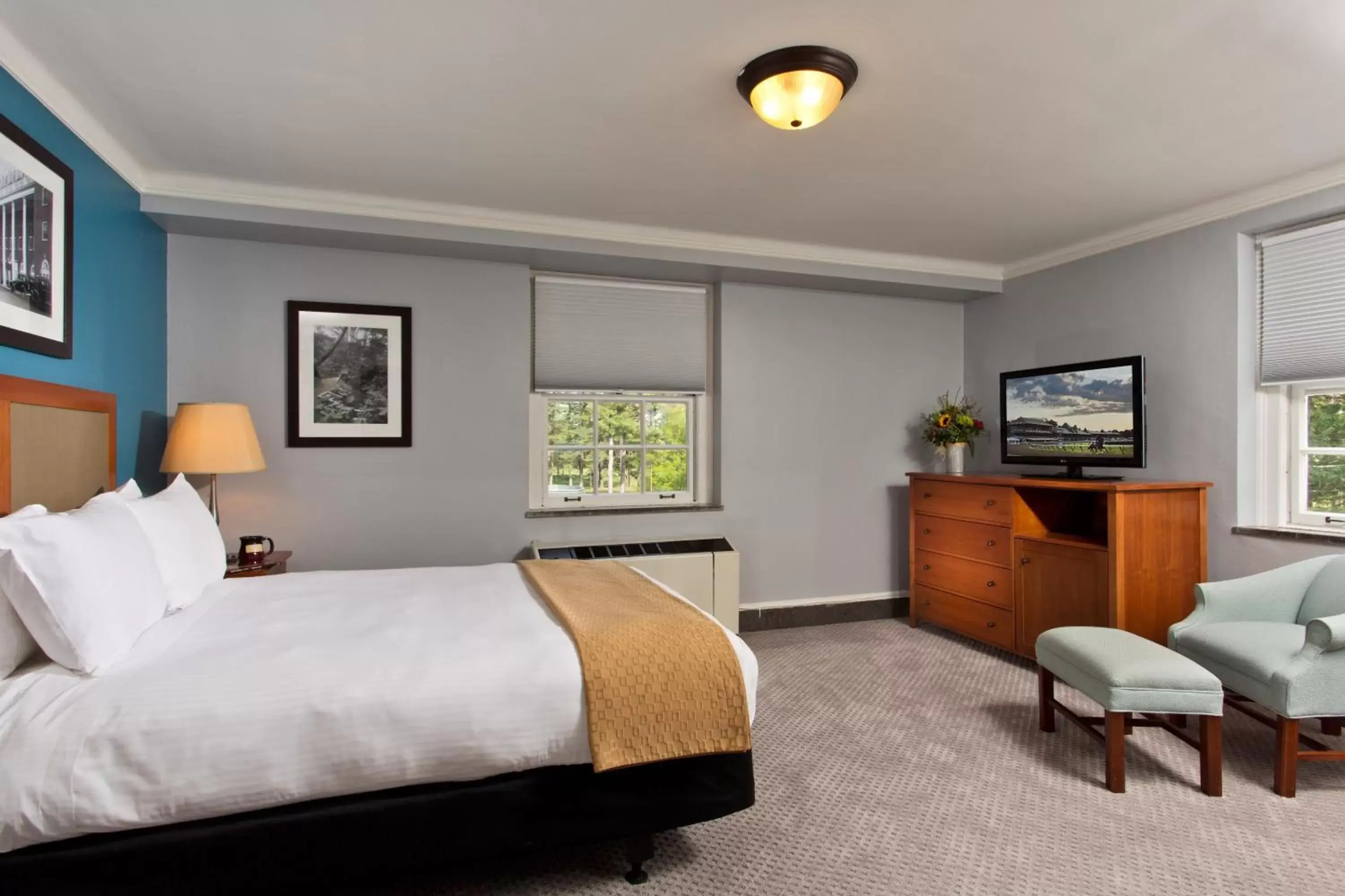 Bed in Gideon Putnam Resort & Spa