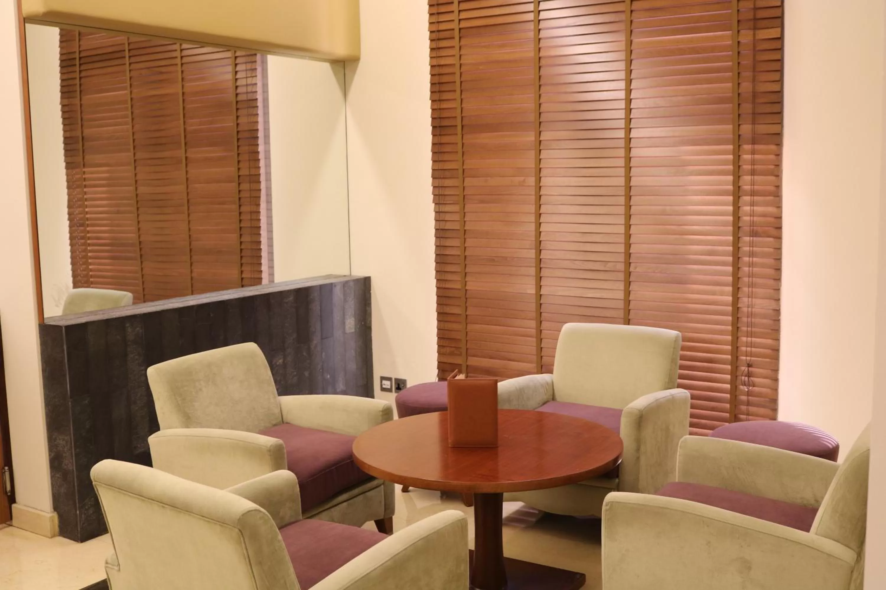 Restaurant/places to eat in Crowne Plaza Sohar by IHG