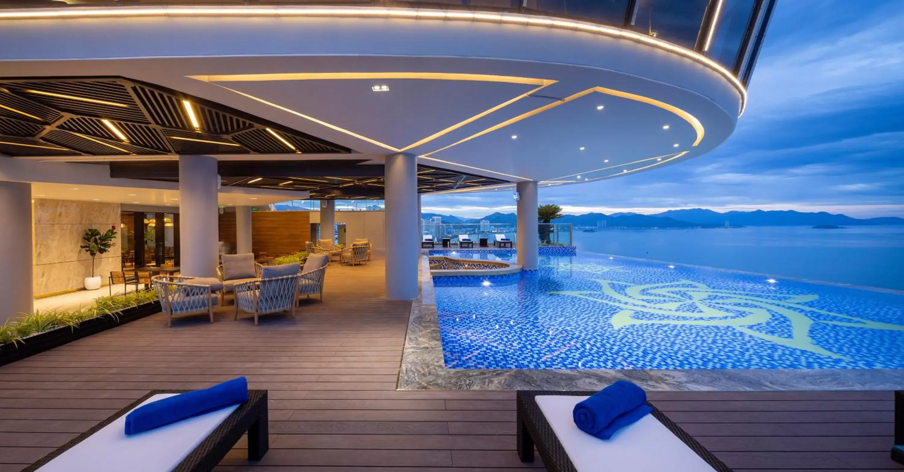 Lounge or bar, Swimming Pool in Best Western Premier Marvella Nha Trang