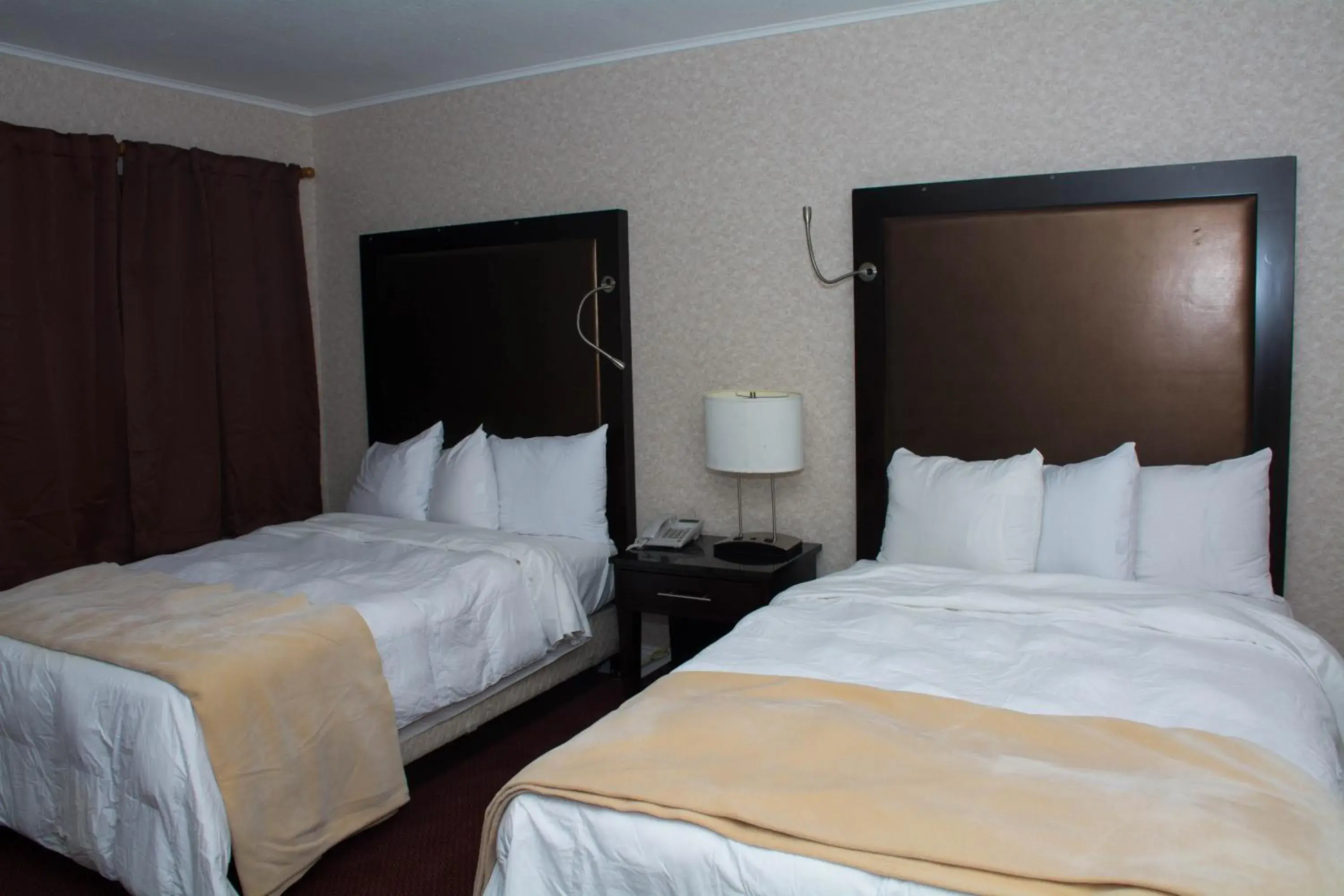 Photo of the whole room, Room Photo in Atlantic Inn and Suites - Wall Township