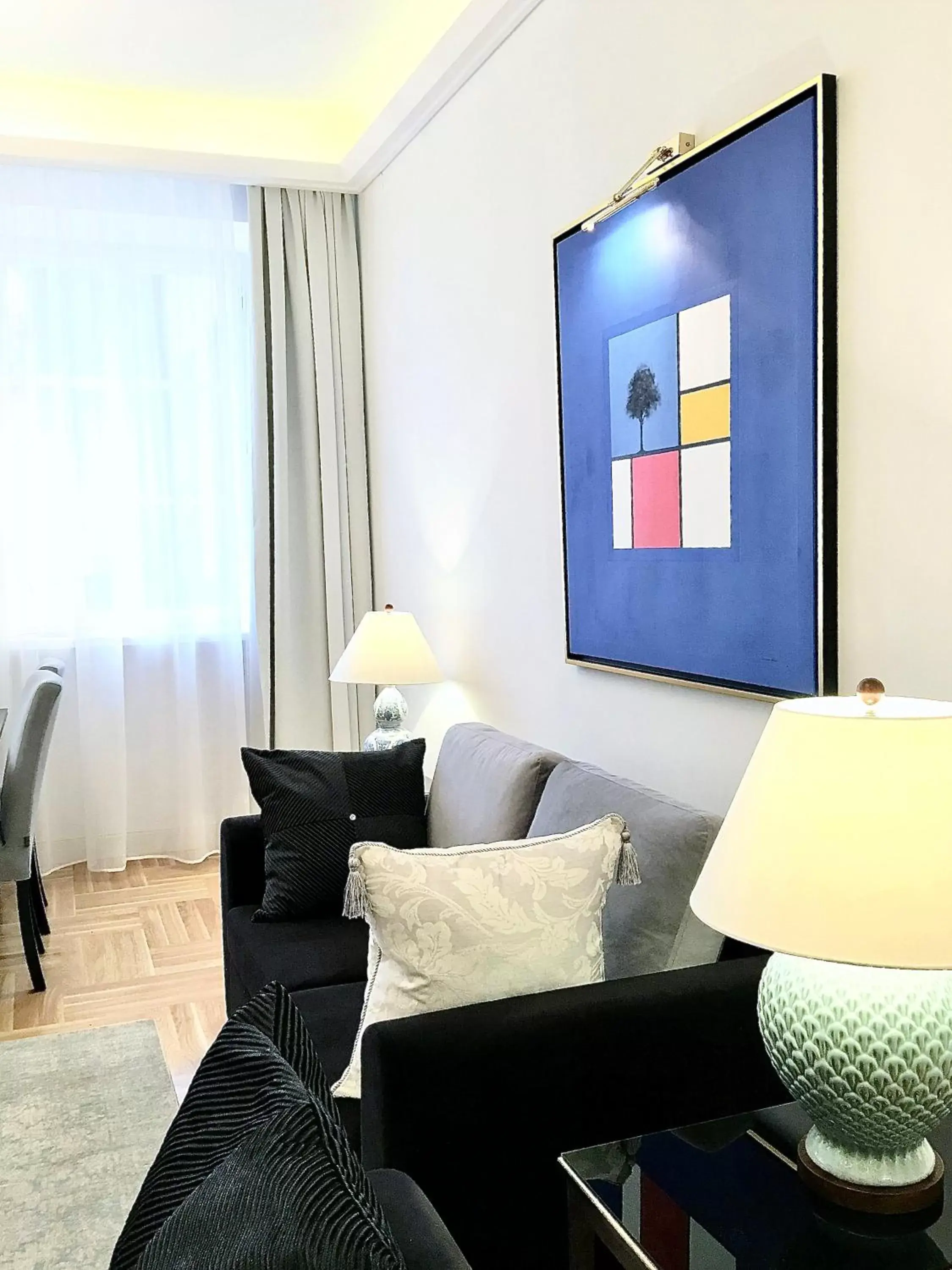 Luxury Two-Bedroom Suite with Garden View - Piwna Street in Luxury Apartments MONDRIAN Market Square II Luxury Two-Bedroom Suite with Garden View - Piwna Street in Luxury Apartments MONDRIAN Market Square II