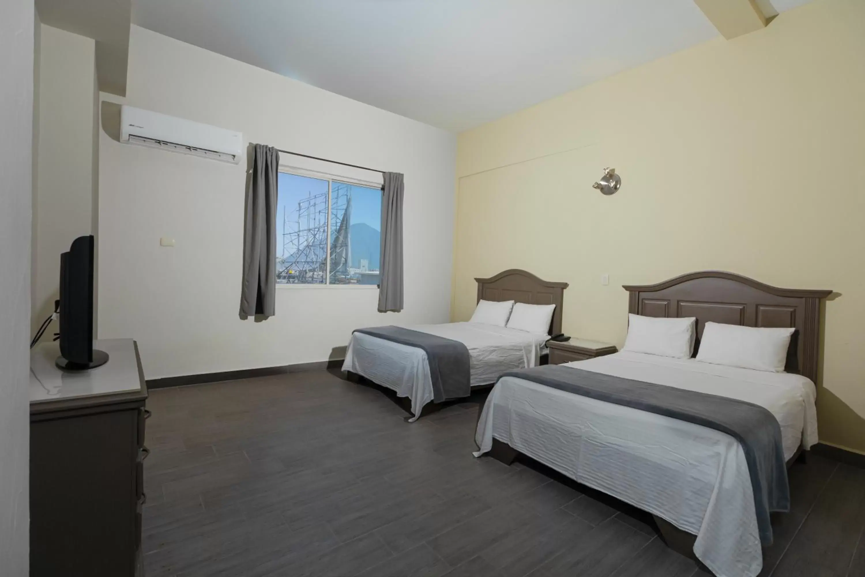 Bedroom, Bed in Hotel Plaza del Arco - Monterrey