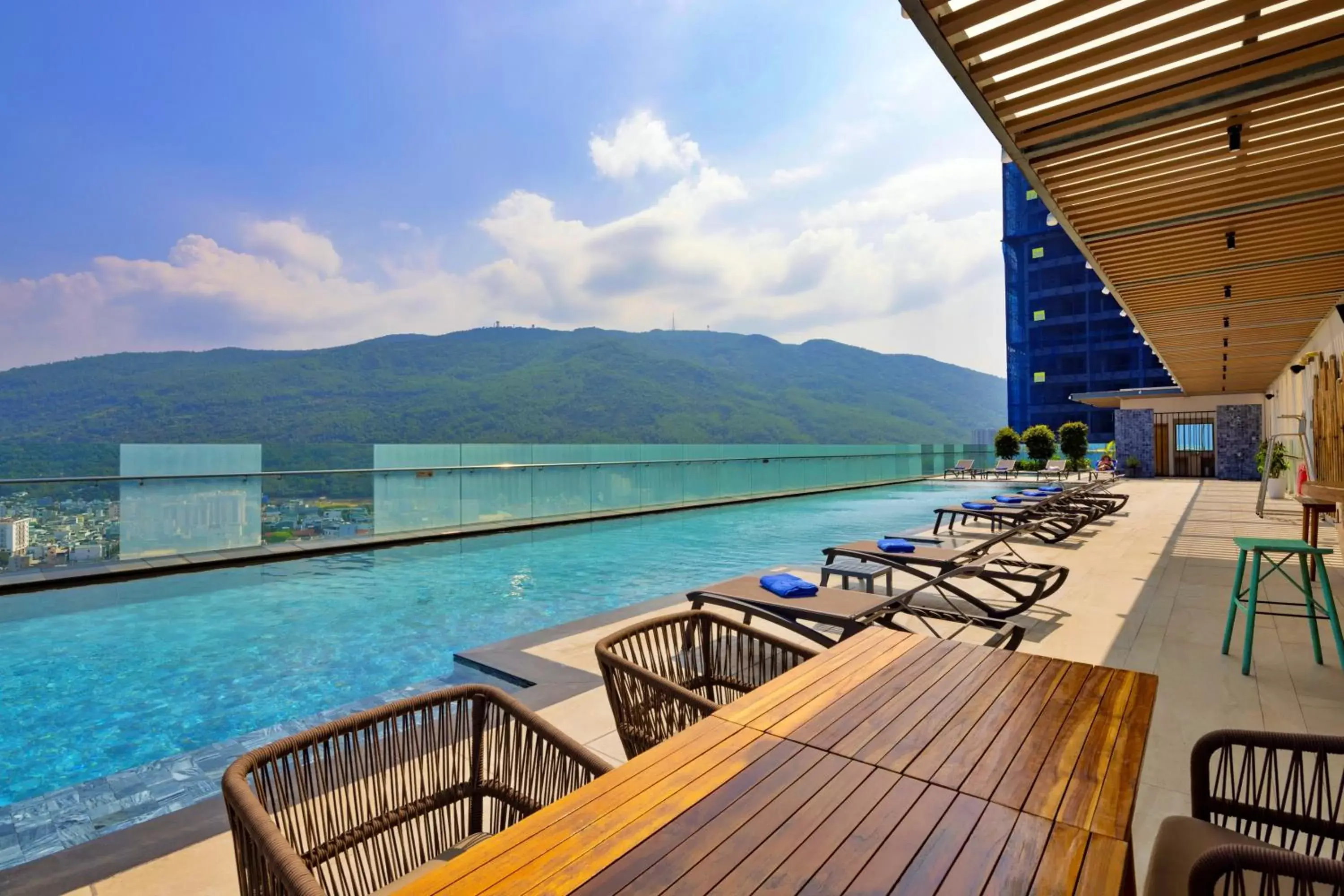 Lounge or bar, Swimming Pool in Anya Premier Hotel Quy Nhon