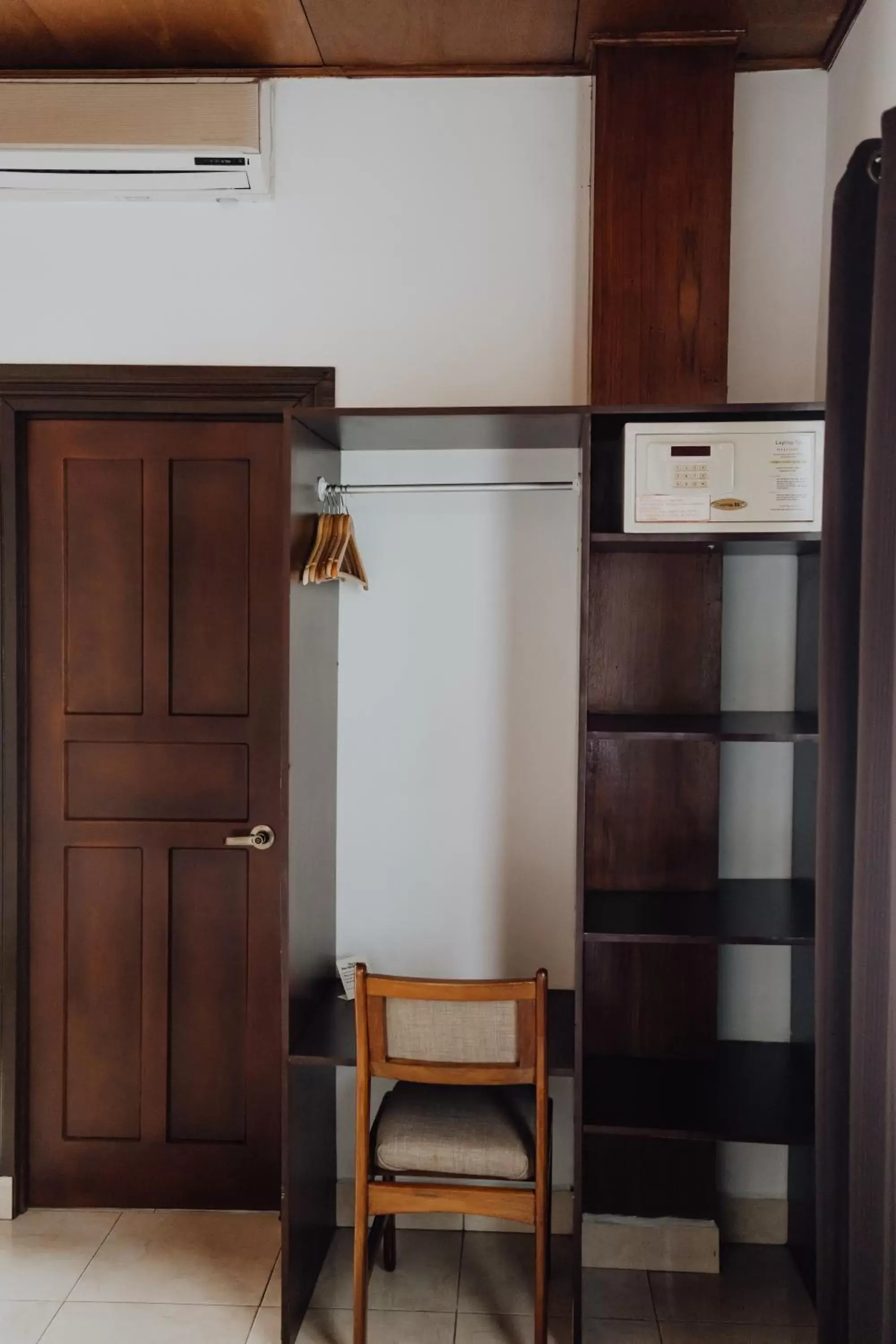 Bedroom in Hotel Dunn Inn