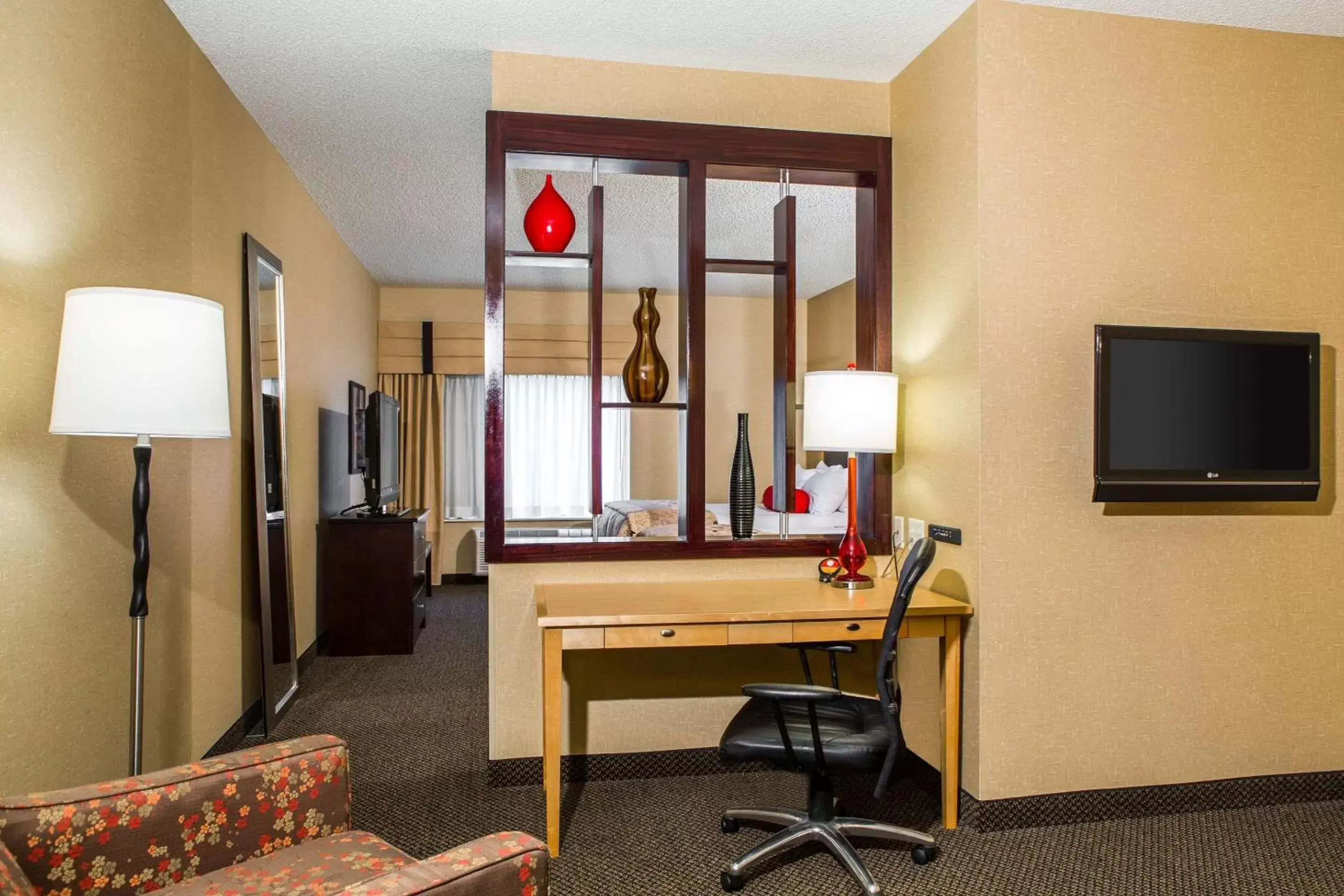 Photo of the whole room, TV/Entertainment Center in Cambria Hotel Raleigh-Durham Airport