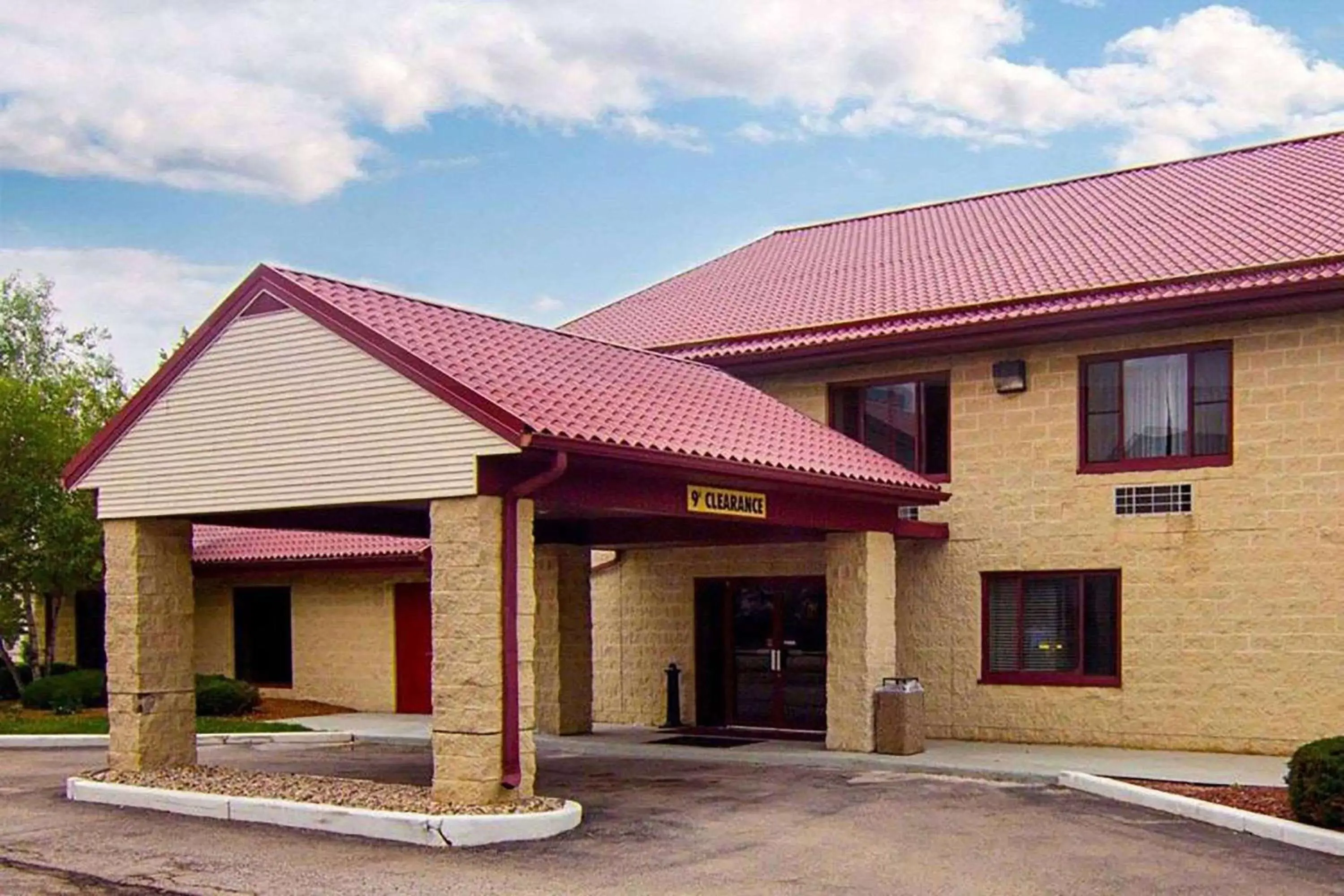 Property building in Super 8 by Wyndham Sturtevant Racine Property building in Super 8 by Wyndham Sturtevant Racine