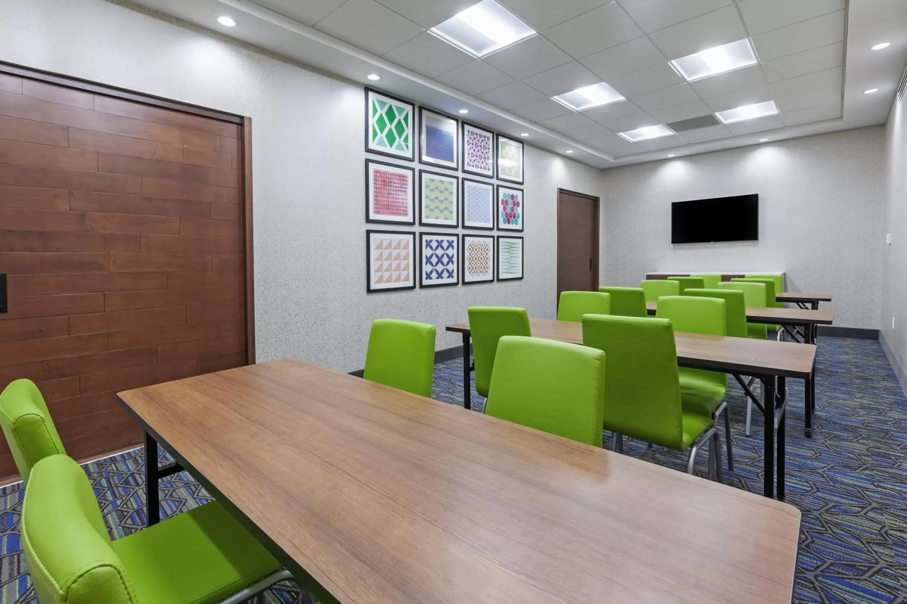 Meeting/conference room in Holiday Inn Express & Suites - Tulsa Northeast - Owasso, an IHG Hotel