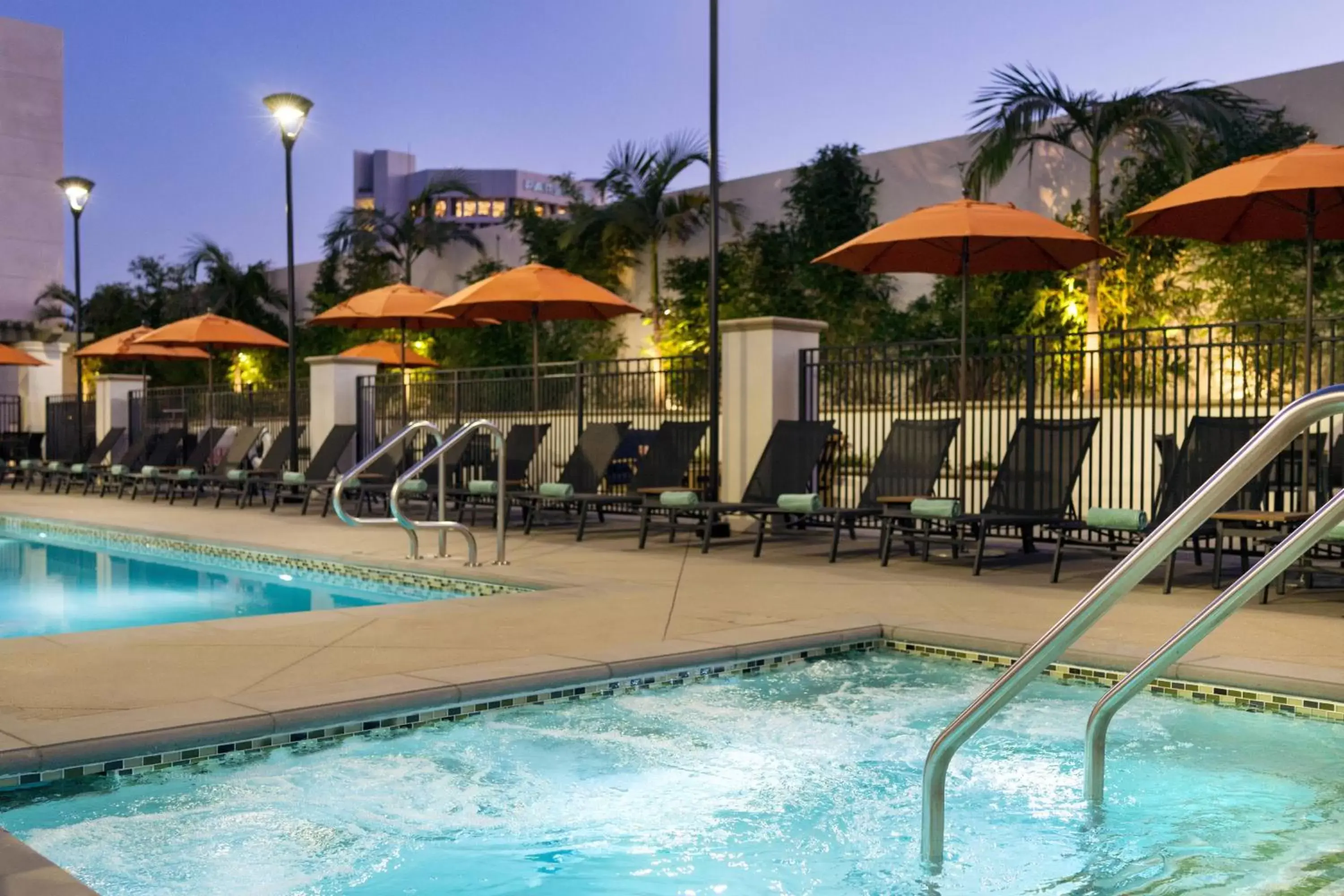 Swimming Pool in Residence Inn by Marriott Los Angeles Pasadena/Old Town