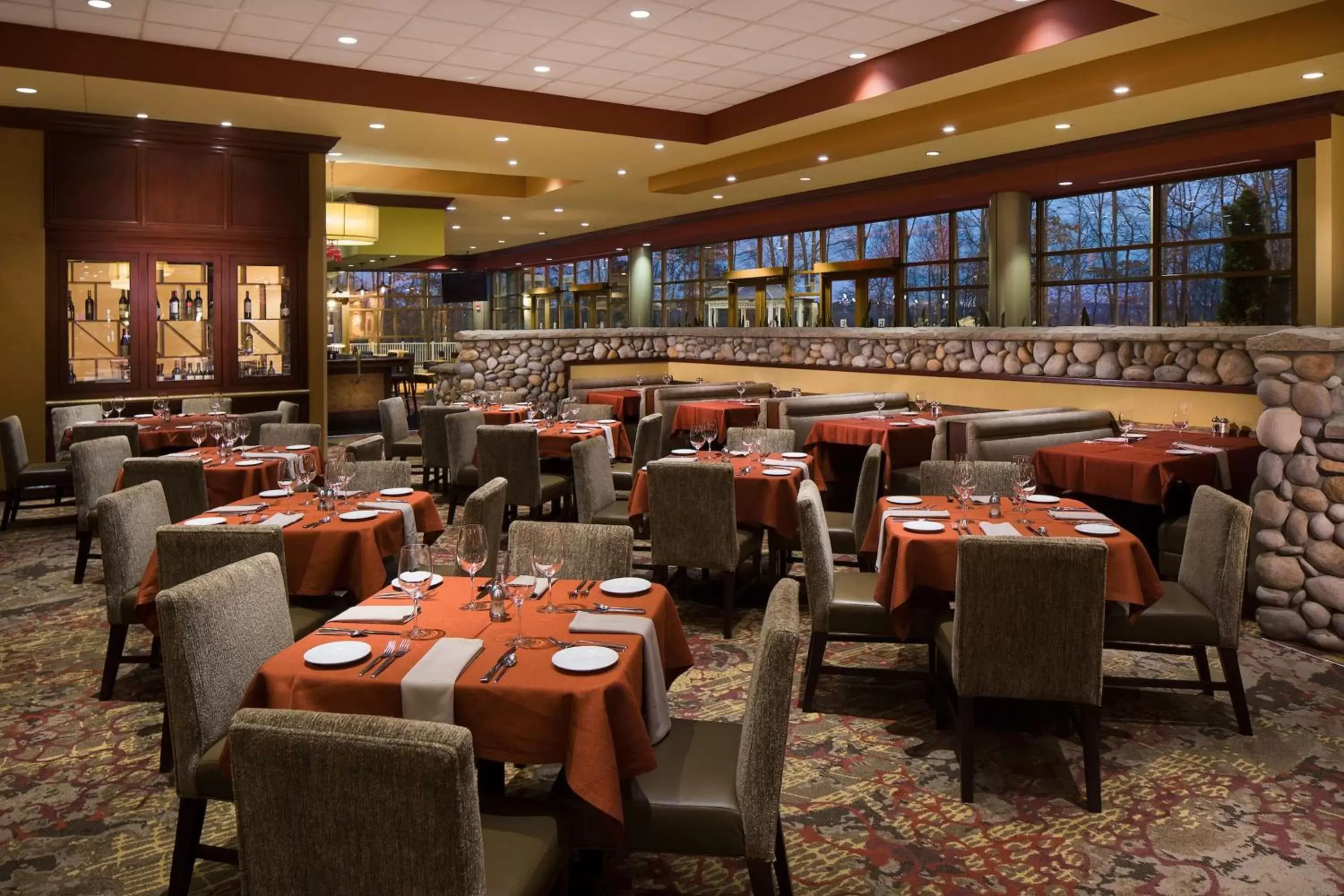 Dining area, Restaurant/Places to Eat in Embassy Suites by Hilton Charlotte Concord Golf Resort & Spa