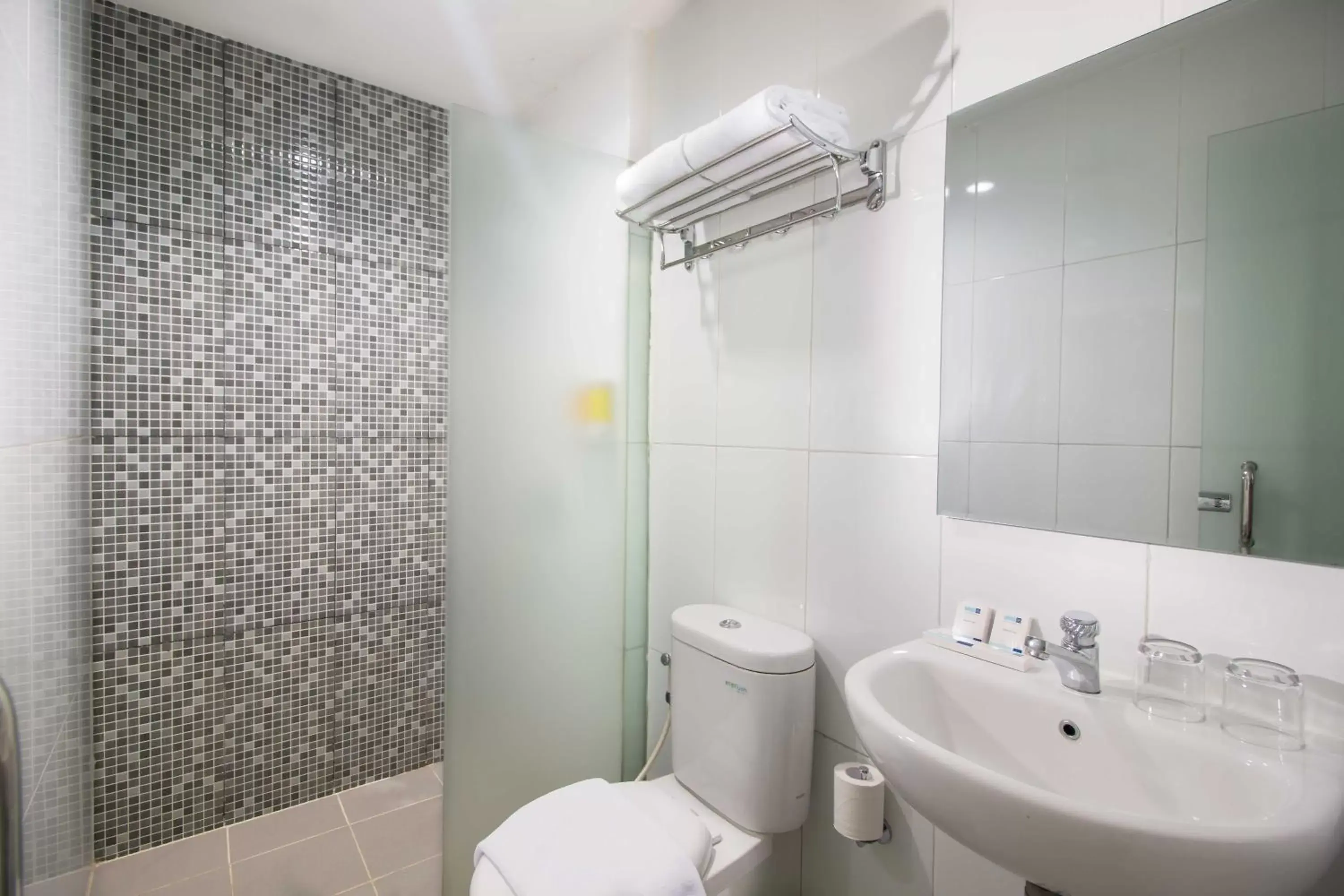 Bathroom in Hotel 88 Mangga Besar 62 Lokasari By WH