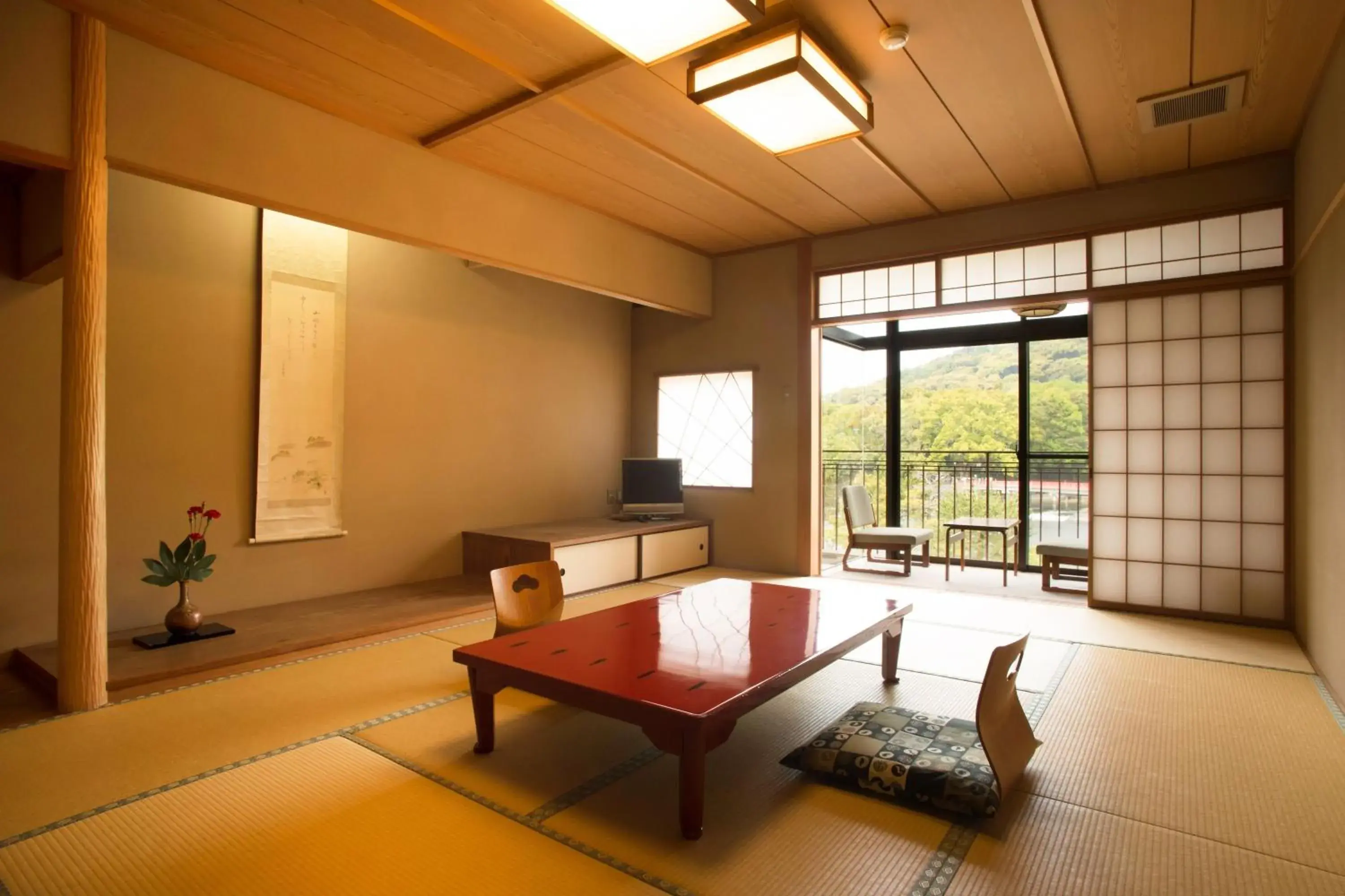 Photo of the whole room, Seating Area in Kyoto Uji Hanayashiki Ukifune-En