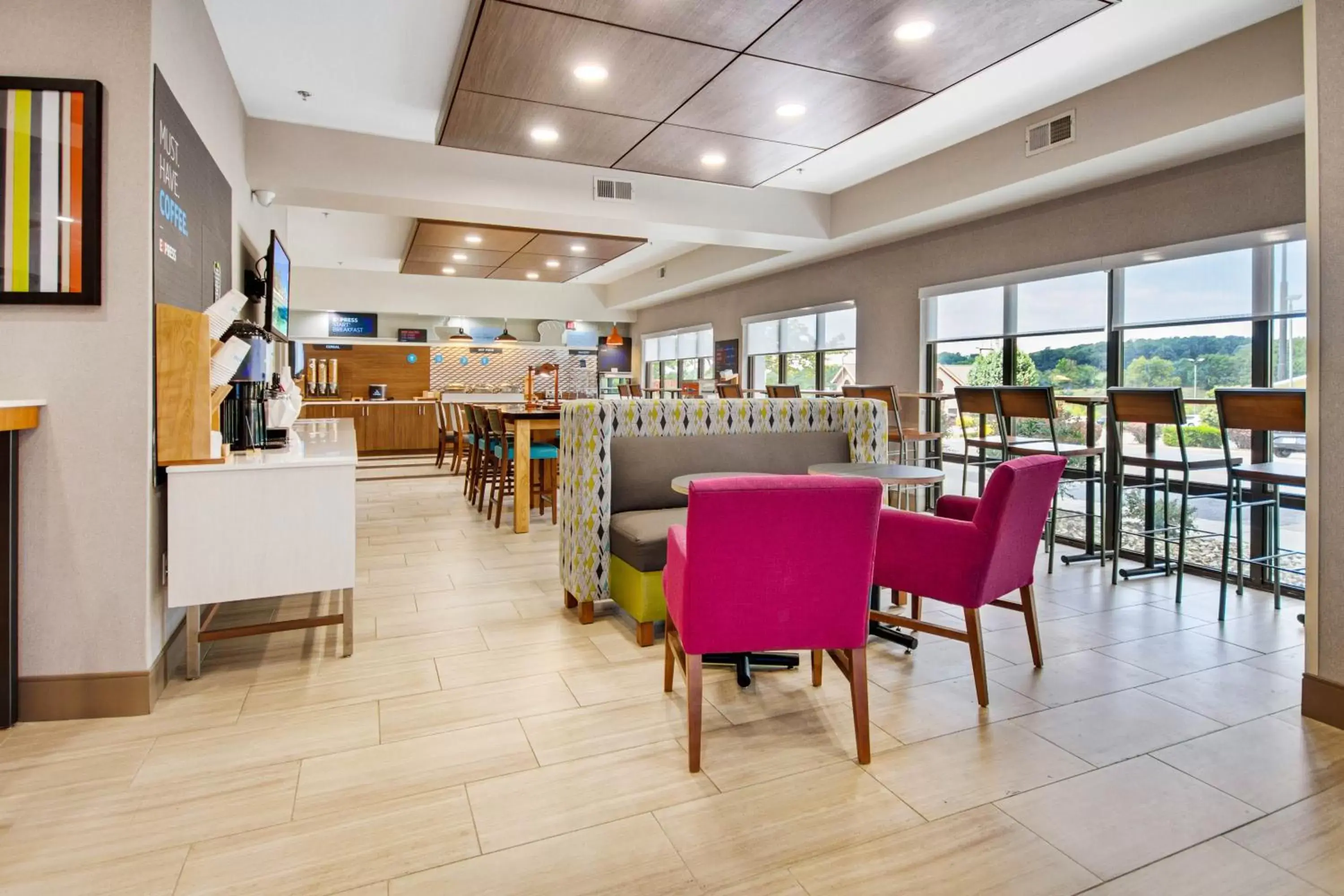 Lobby or reception, Restaurant/Places to Eat in Holiday Inn Express Dublin, an IHG Hotel