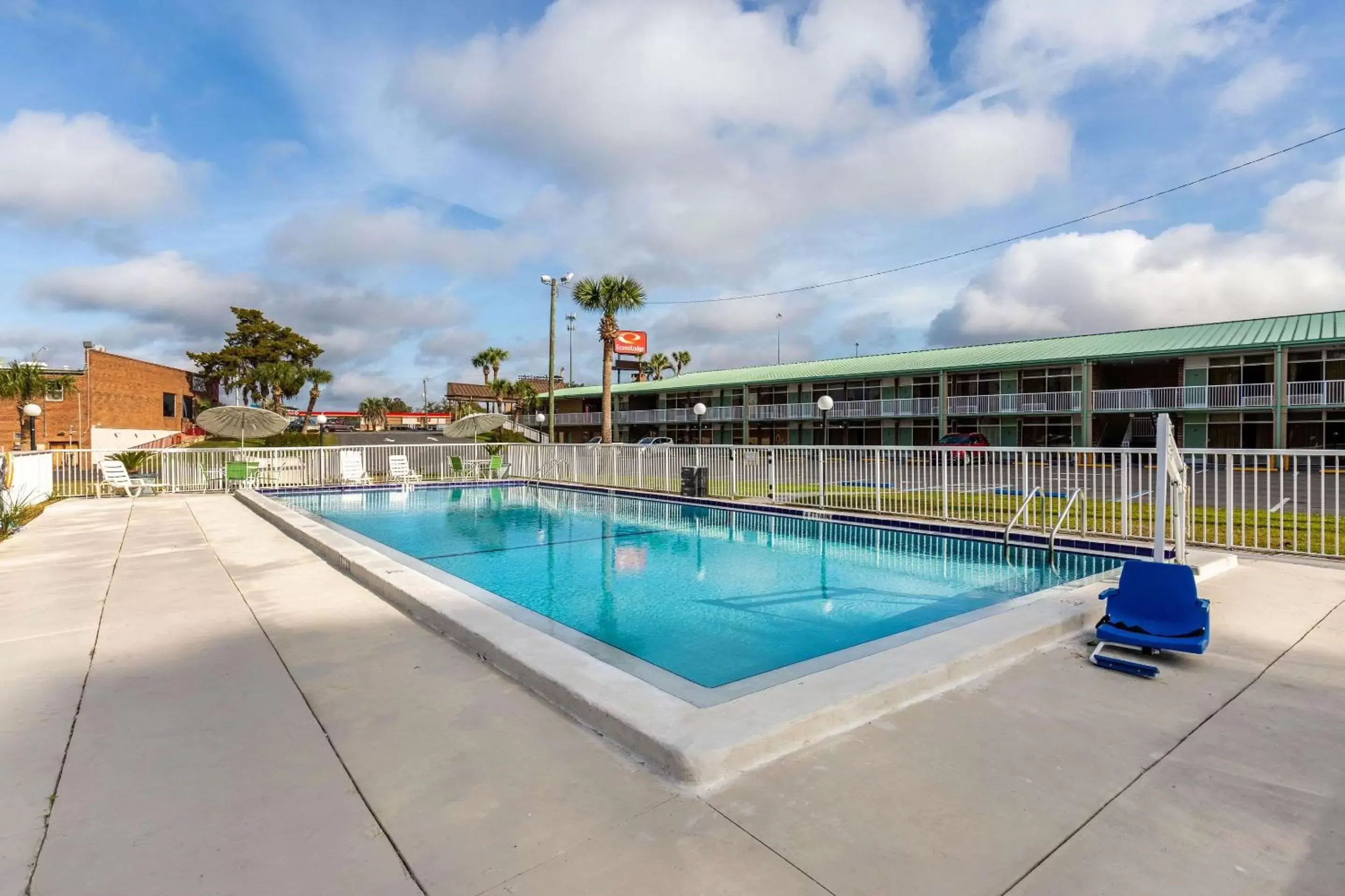 On site, Swimming Pool in Econo Lodge Lake City-North